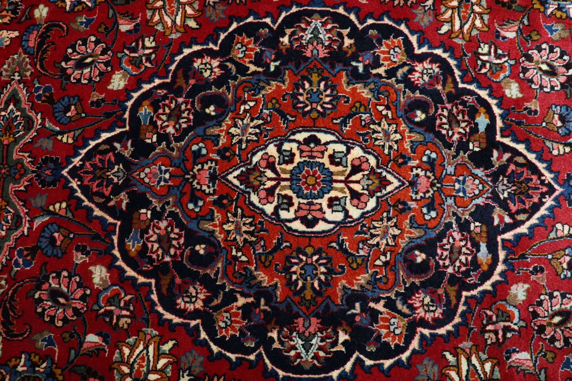 Mashhad Perserteppich 242 × 330 cm aus Wolle, handgeknüpft