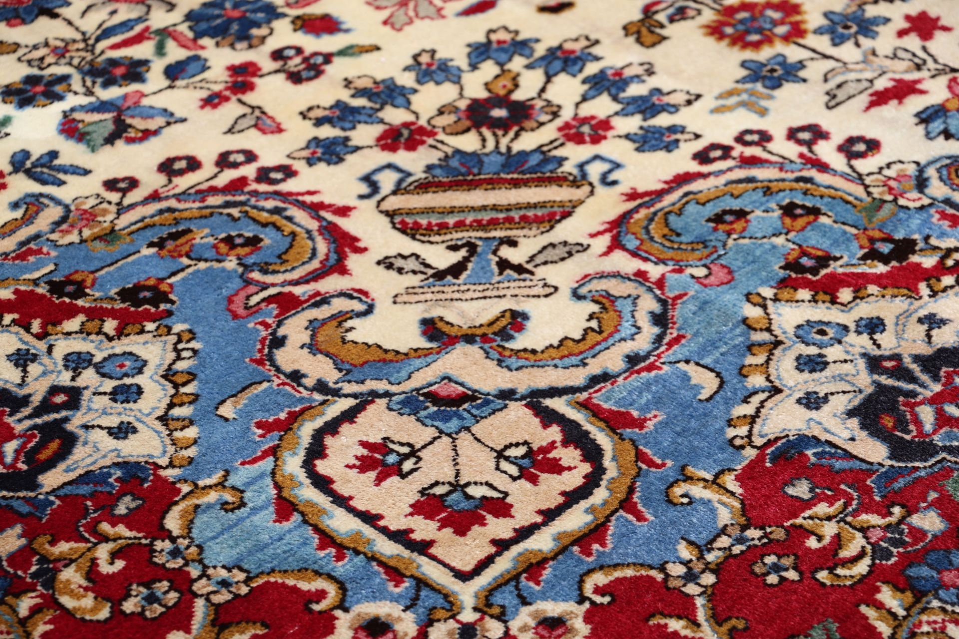 Mashhad Perserteppich 243 × 340 cm aus Wolle, handgeknüpft