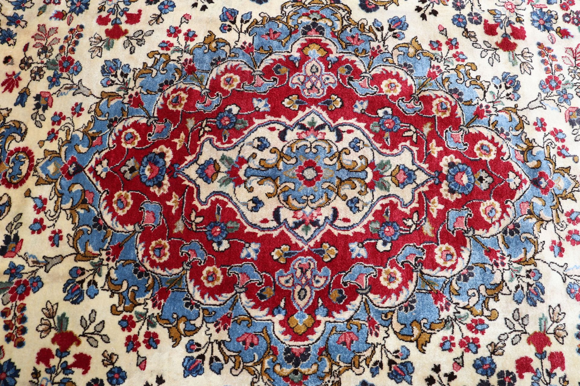 Mashhad Perserteppich 243 × 340 cm aus Wolle, handgeknüpft