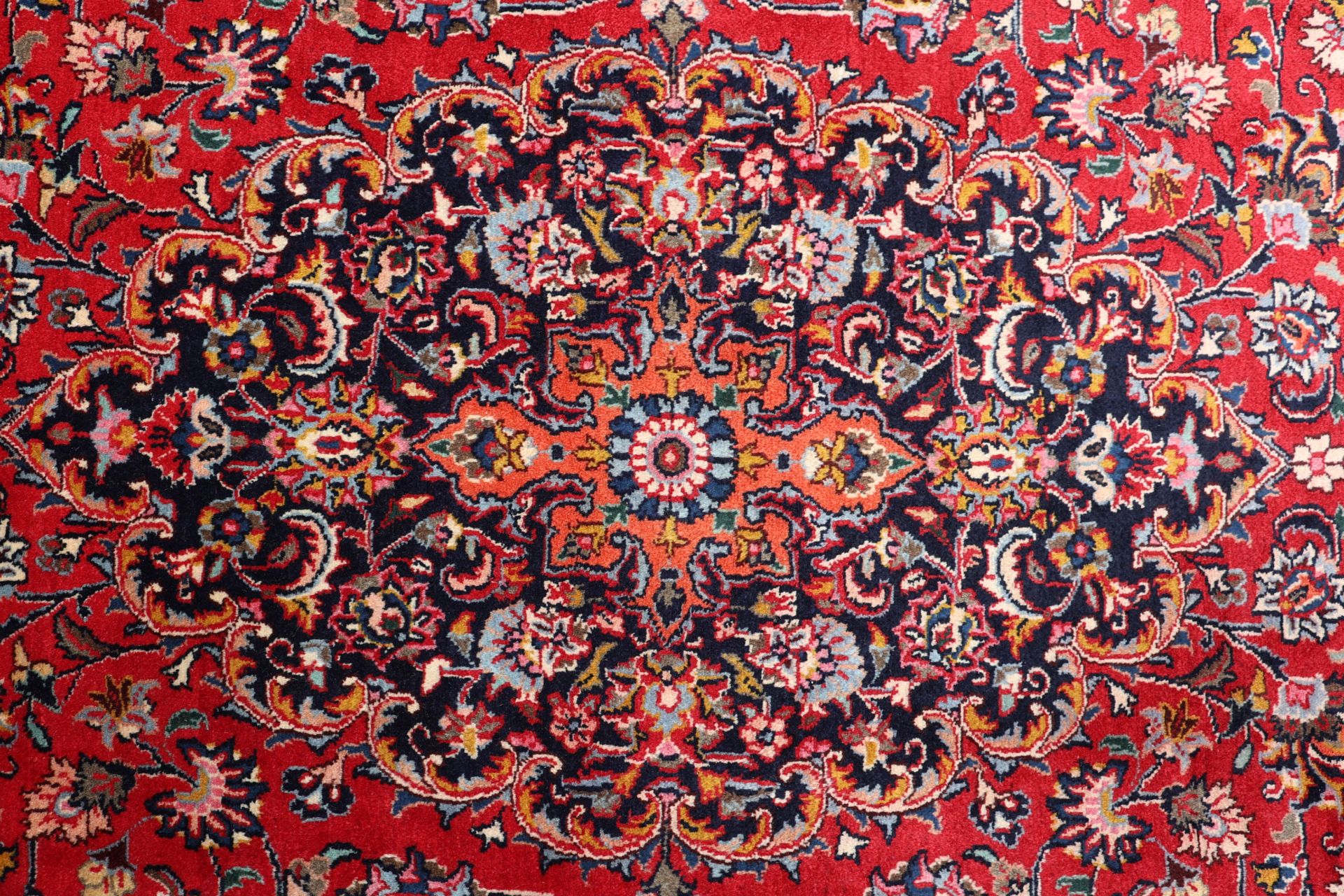 Mashhad Perserteppich aus Iran, 243 × 333 cm
