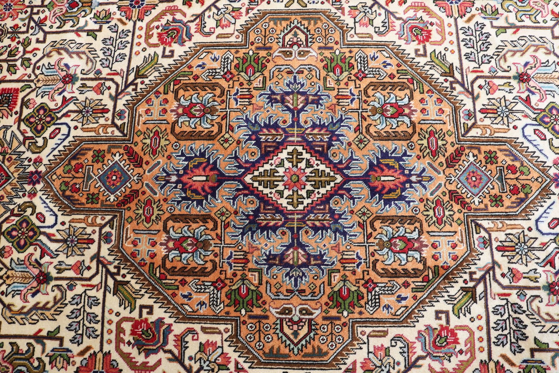Handgeknüpfter Täbriz Perserteppich, 250 × 353 cm, Wolle