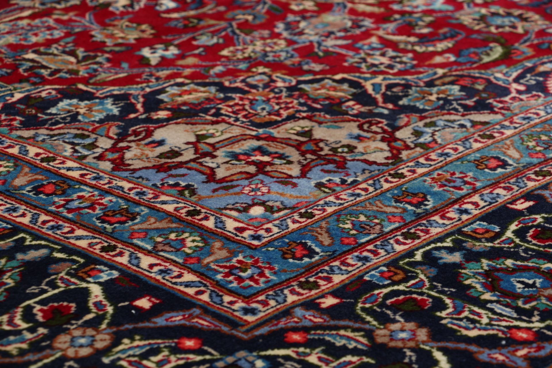 perserteppich-mashad-241-x-348-cm-schurwolle-handgeknupft-4 Mashhad Perserteppich aus Iran, 241 × 348 cm