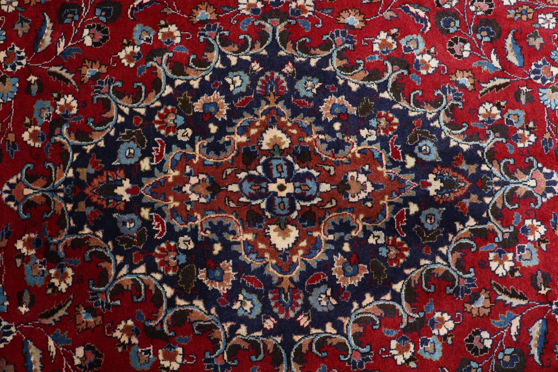 Mashhad Perserteppich 245 × 335 cm aus Wolle, handgeknüpft