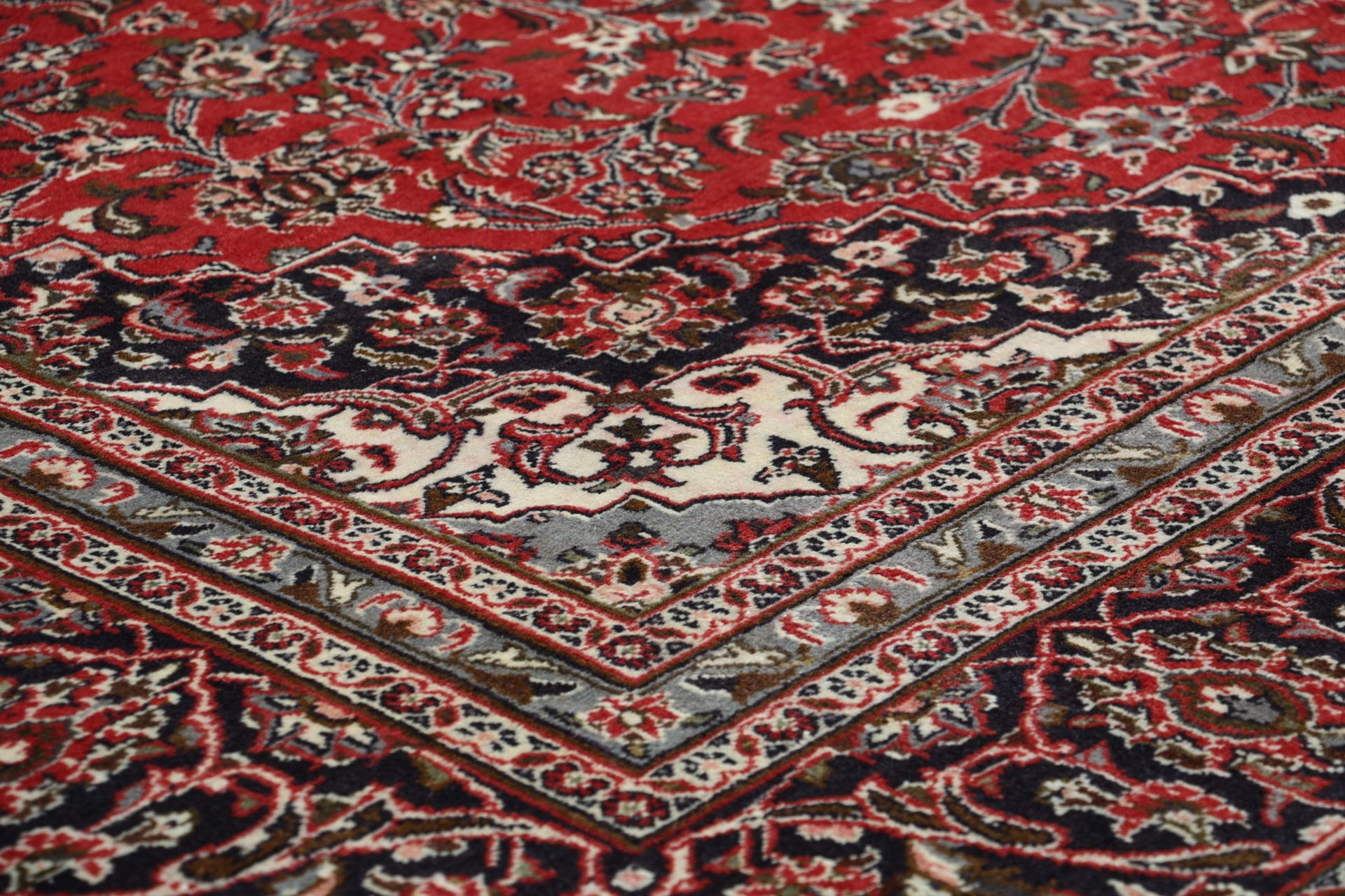 perserteppich-mashad-245-x-328-cm-schurwolle-handgeknupft-4 Mashhad Perserteppich aus Iran, 245 × 328 cm