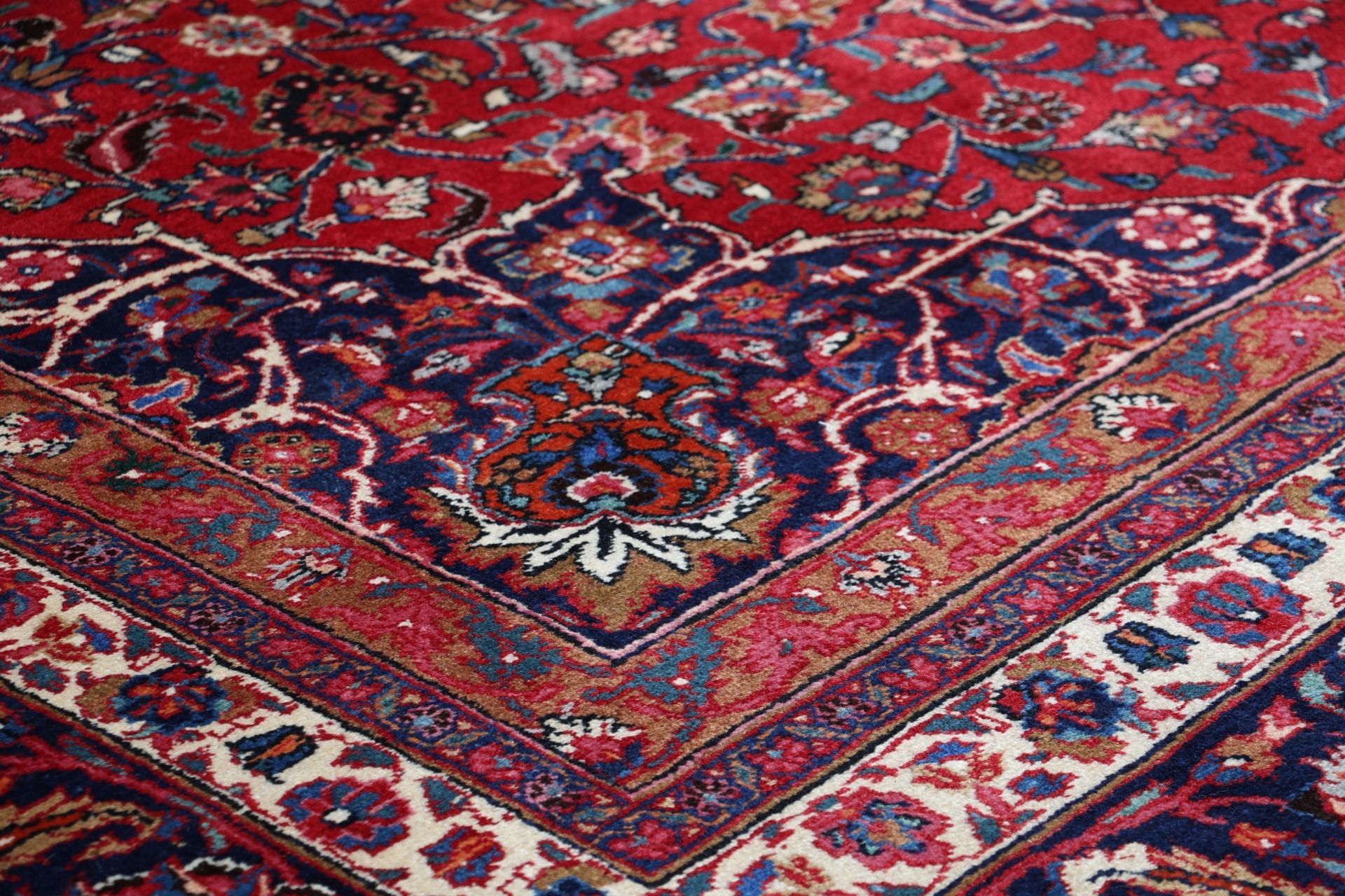 Mashhad Perserteppich aus Iran, 243 × 350 cm