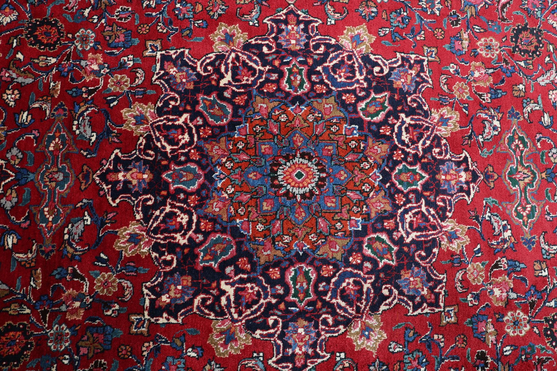 Mashhad Perserteppich aus Iran, 243 × 350 cm