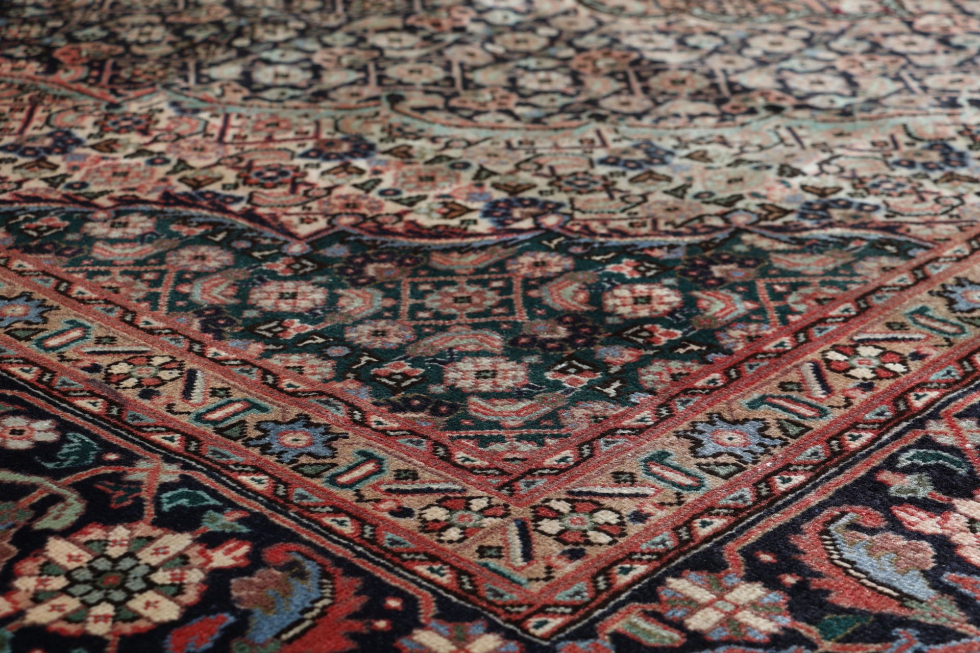 Täbriz Perserteppich 246 × 342 cm aus Wolle, handgeknüpft