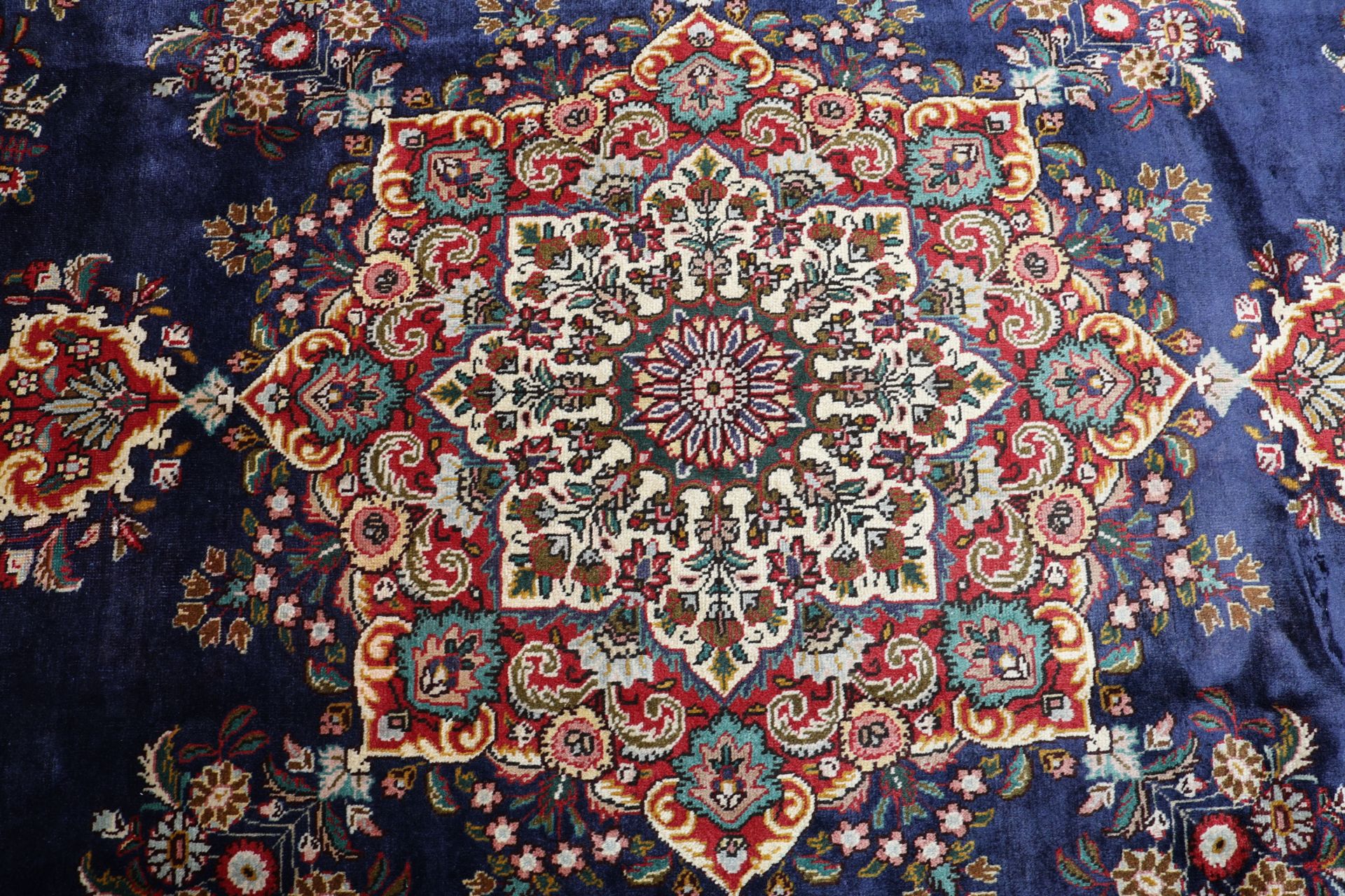 Täbriz Perserteppich 240 × 355 cm aus Wolle, handgeknüpft