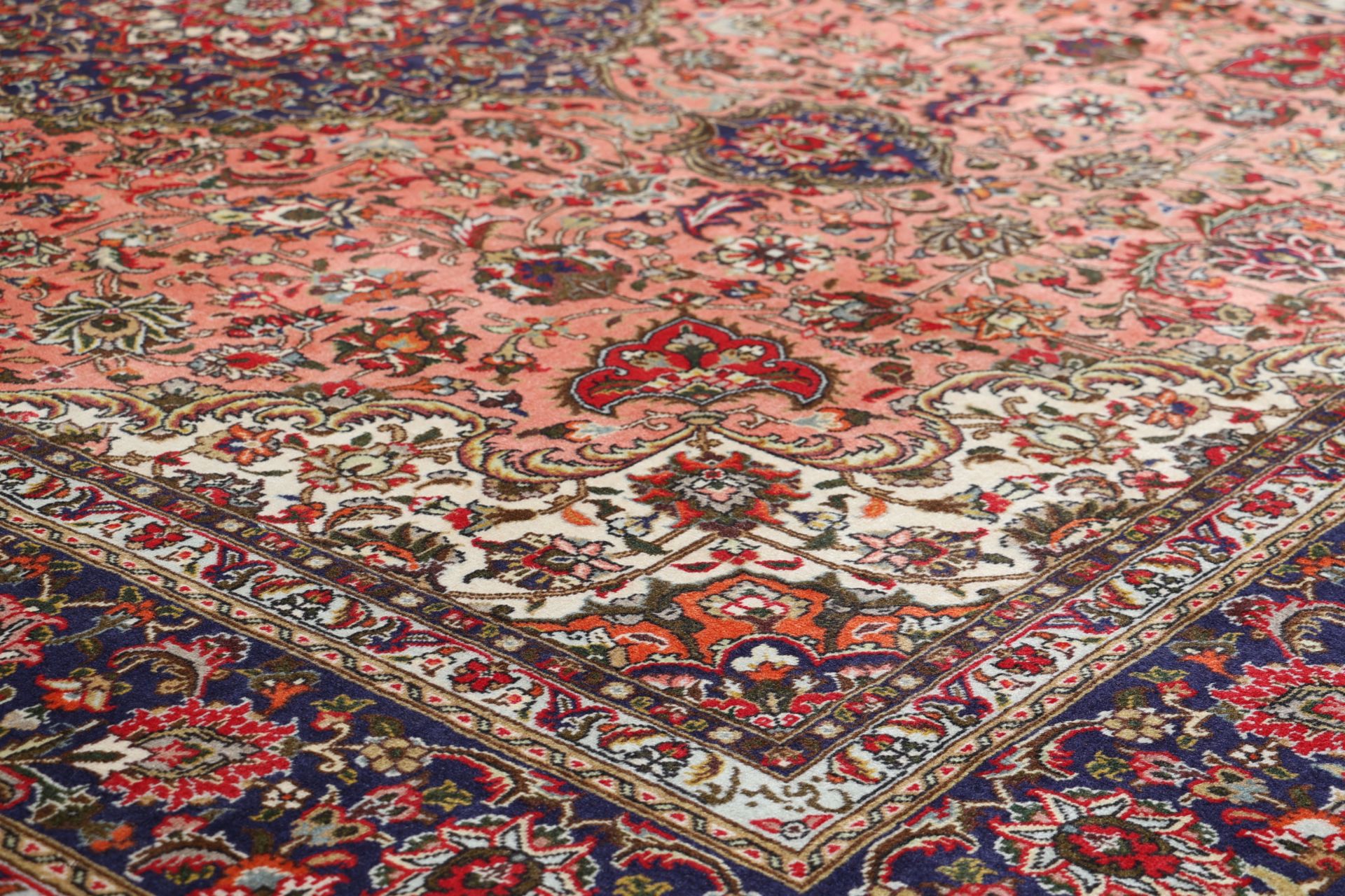Handgeknüpfter Täbriz Perserteppich 250 × 342 cm