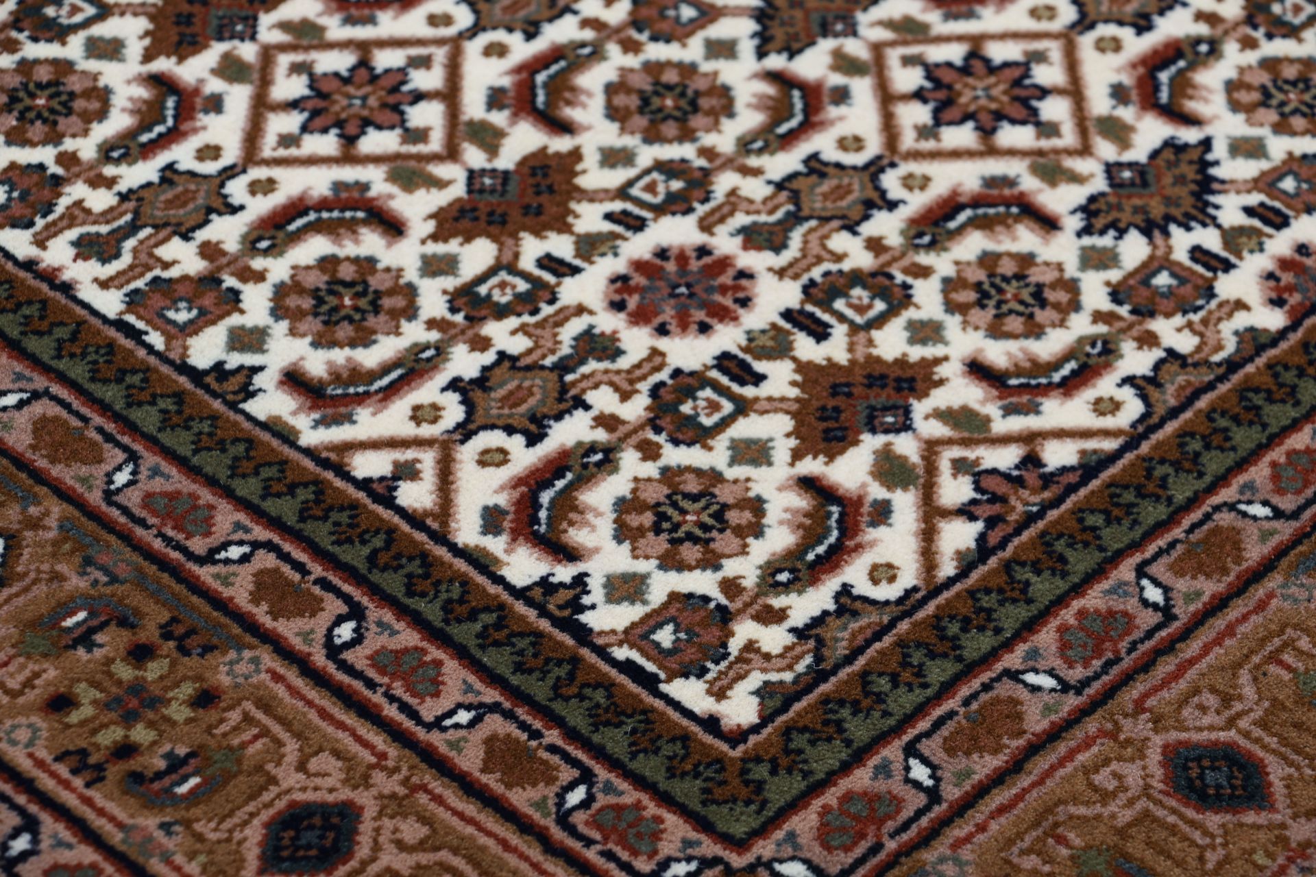Bijar Orientteppich aus Indien, 141 × 202 cm
