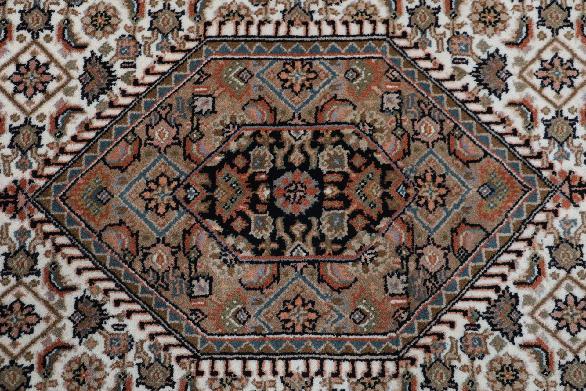 Bijar Orientteppich aus Indien, 138 × 203 cm