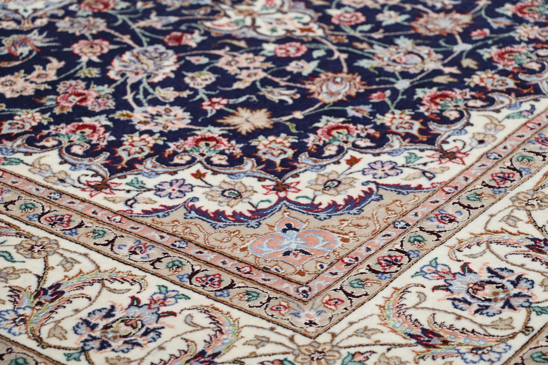 Handgeknüpfter Isfahan Perserteppich, 157 × 230 cm, Wolle & Seide