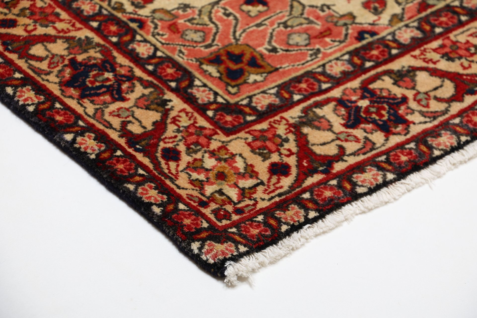 Sarough Perserteppich 135 × 210 cm aus Wolle, handgeknüpft
