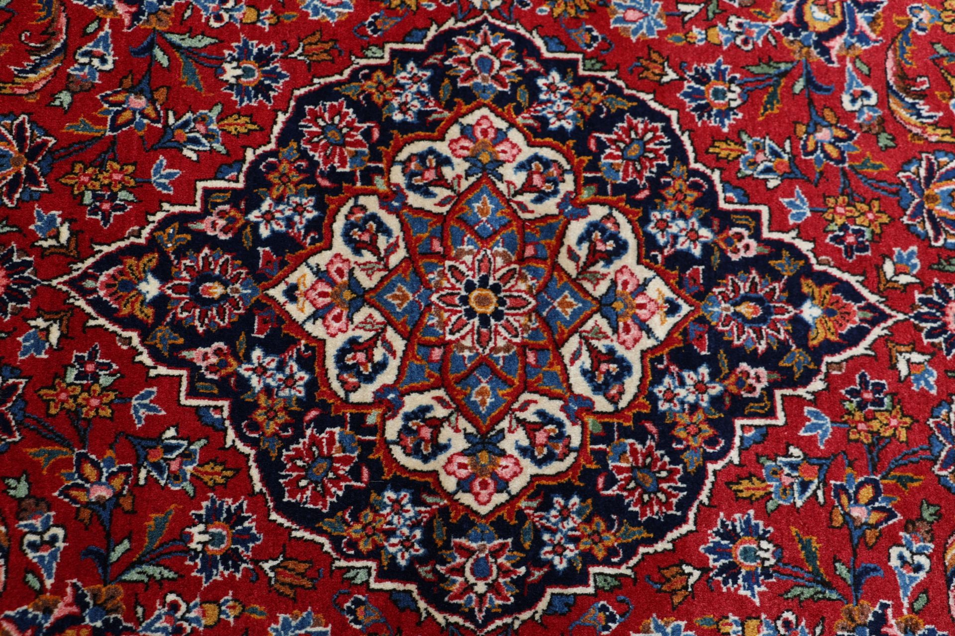 Kashan Perserteppich 140 × 220 cm aus Wolle, handgeknüpft
