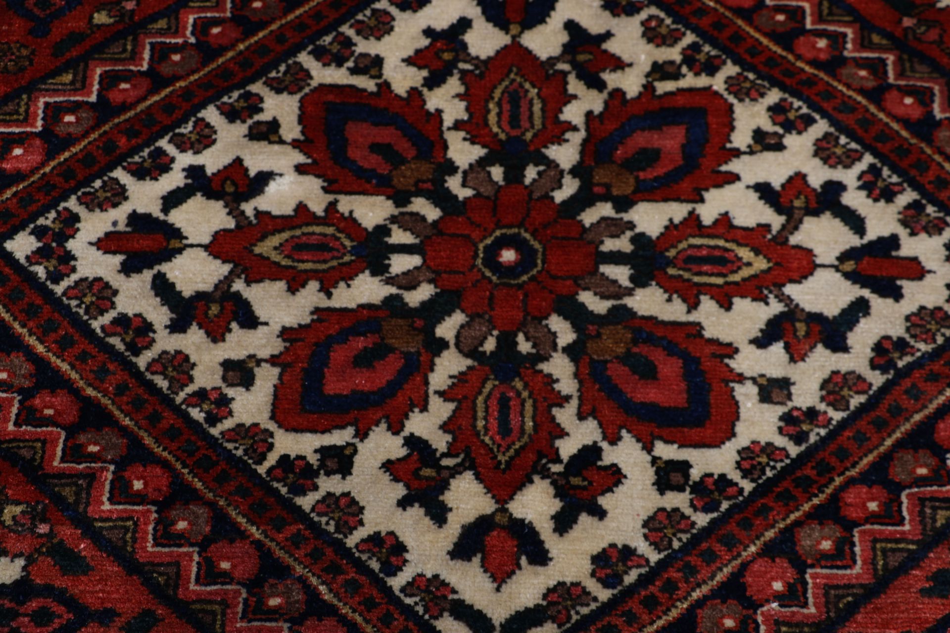 Antiker Bakhtiari Perserteppich, 142 × 220 cm, Wolle