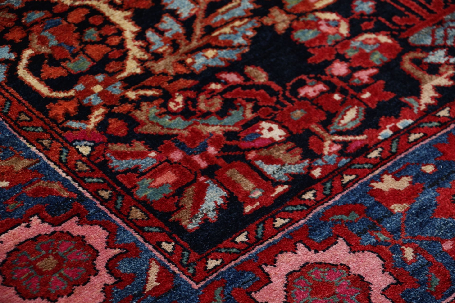 Antiker Loribaft Perserteppich aus Iran, 130 × 196 cm