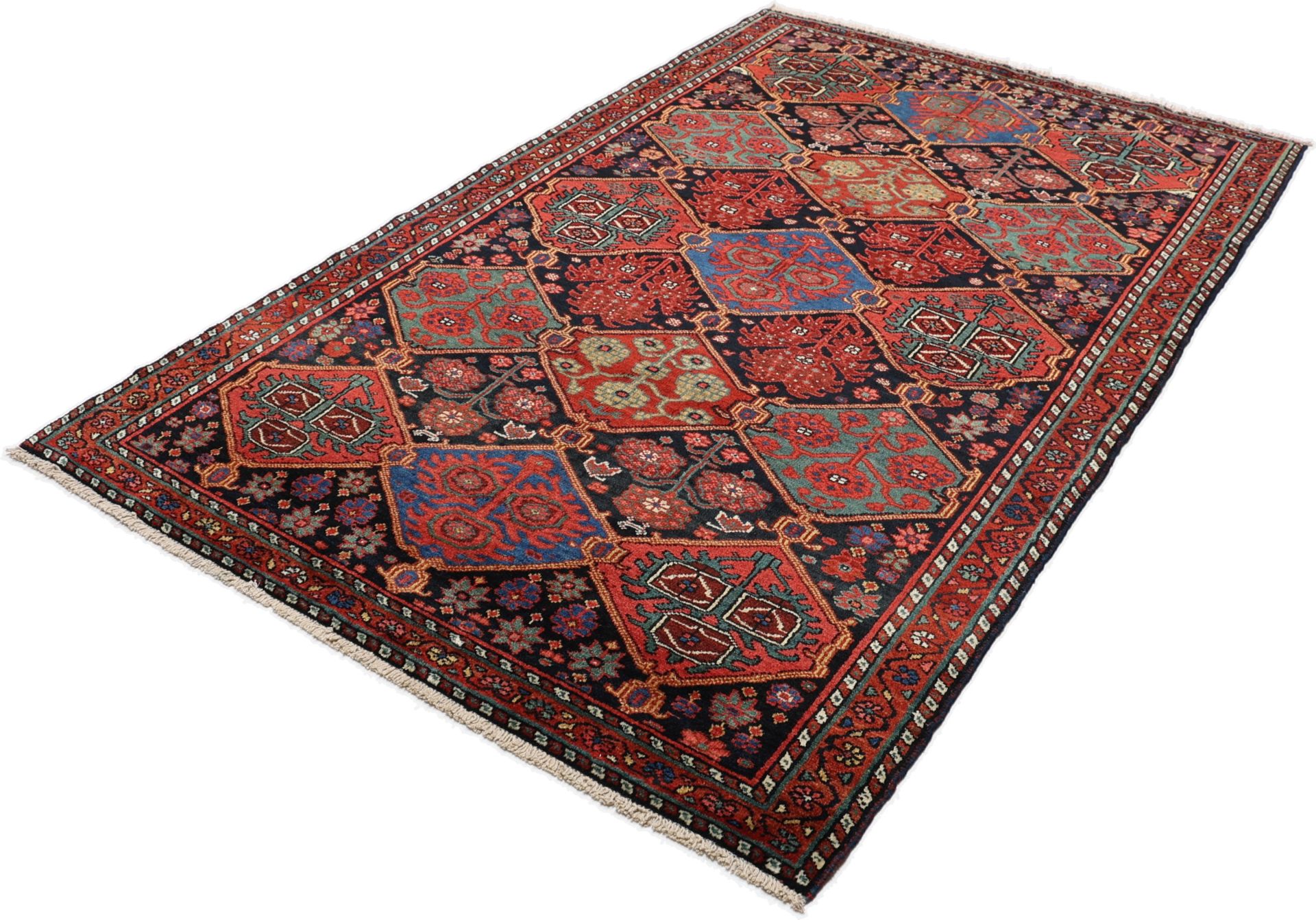 Antiker Bakhtiari Perserteppich aus Iran, 137 × 218 cm
