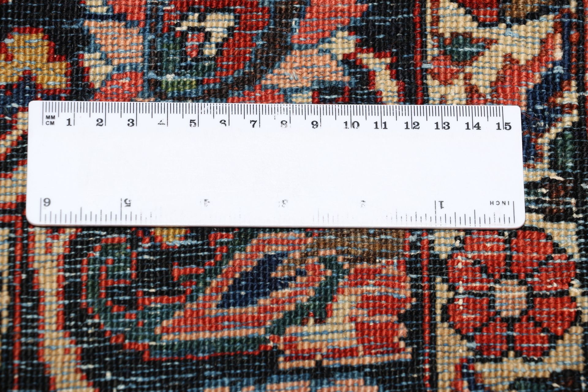 Antiker Bakhtiari Perserteppich aus Iran, 145 × 210 cm