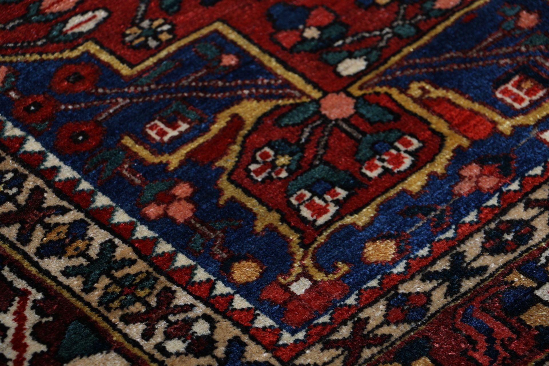 Bakhtiari Perserteppich antik, 163 × 205 cm, Wolle