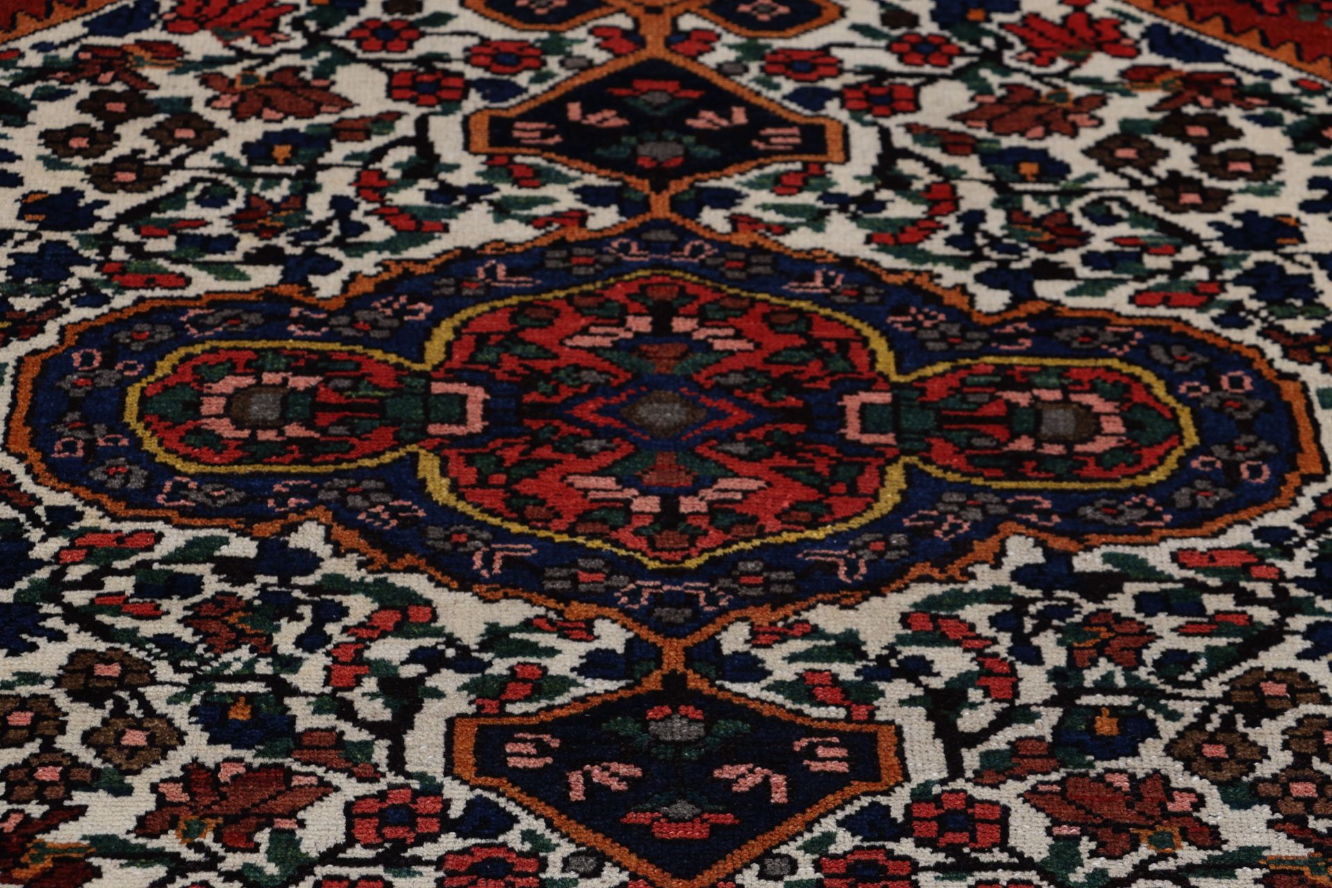 Bakhtiari Perserteppich antik, 174 × 250 cm, Wolle
