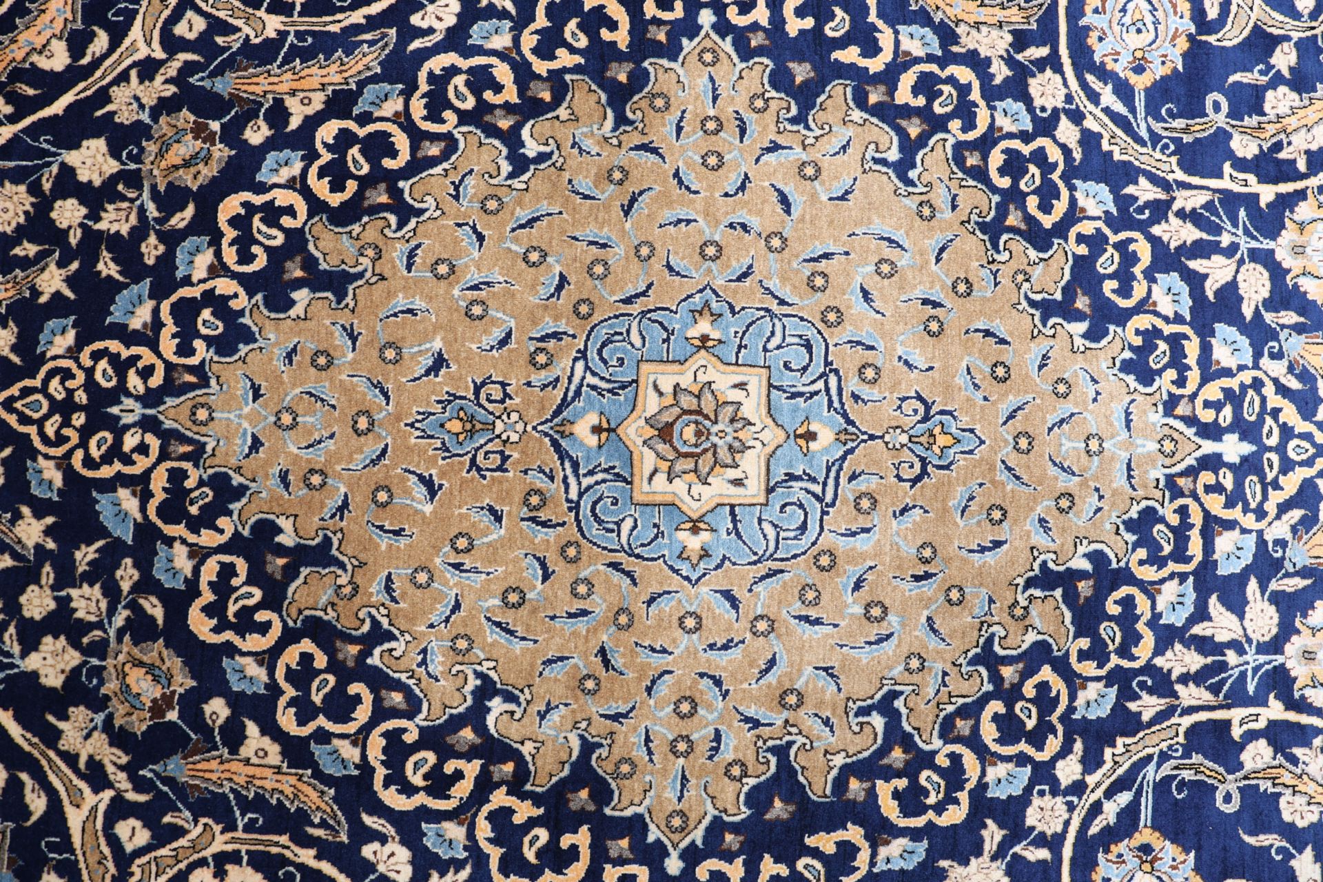 Handgeknüpfter Ghom Perserteppich 230 × 338 cm