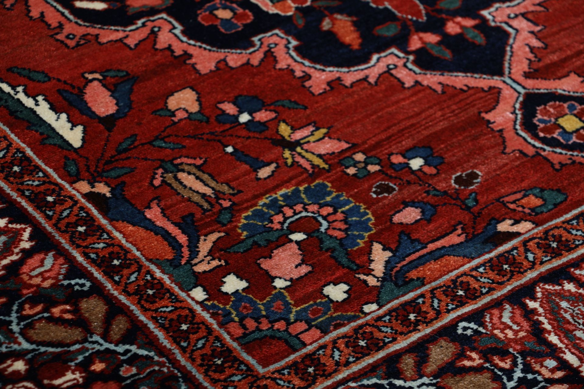 Antiker Perserteppich aus Iran, 158 × 212 cm