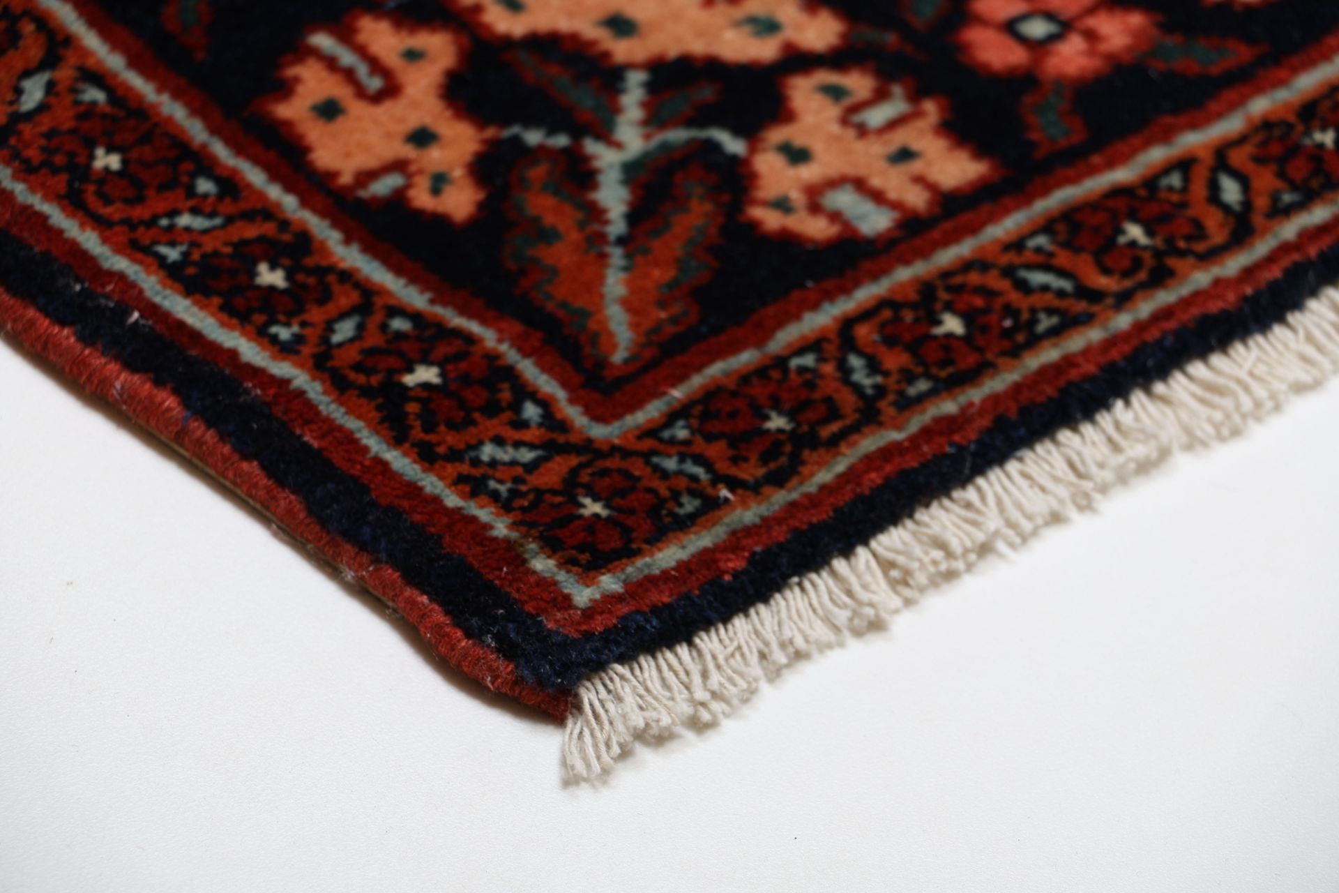 Antiker Perserteppich aus Iran, 158 × 212 cm