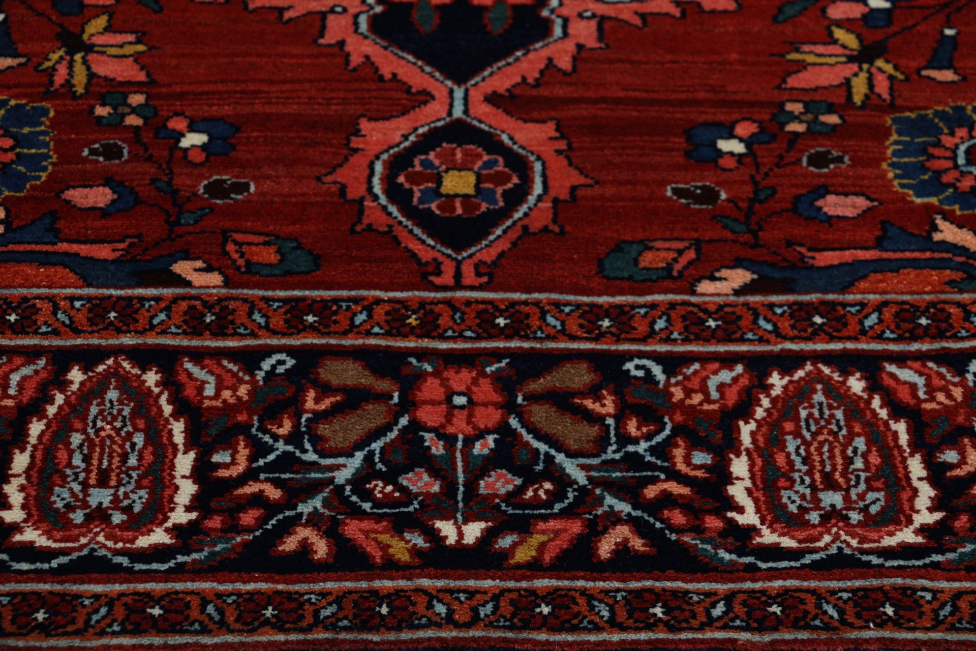 Antiker Perserteppich aus Iran, 158 × 212 cm
