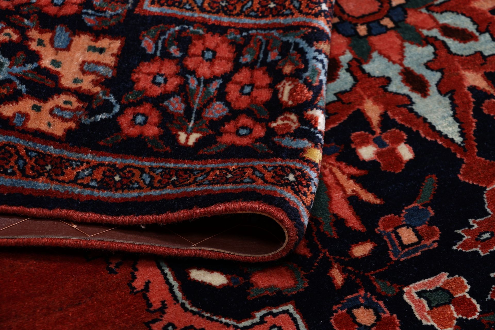 Antiker Perserteppich aus Iran, 158 × 212 cm