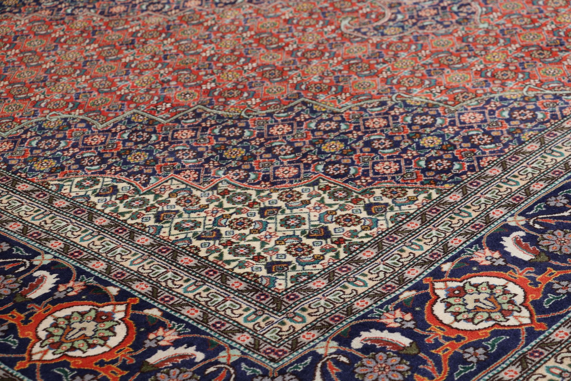 Täbriz Perserteppich aus Iran, 245 × 355 cm