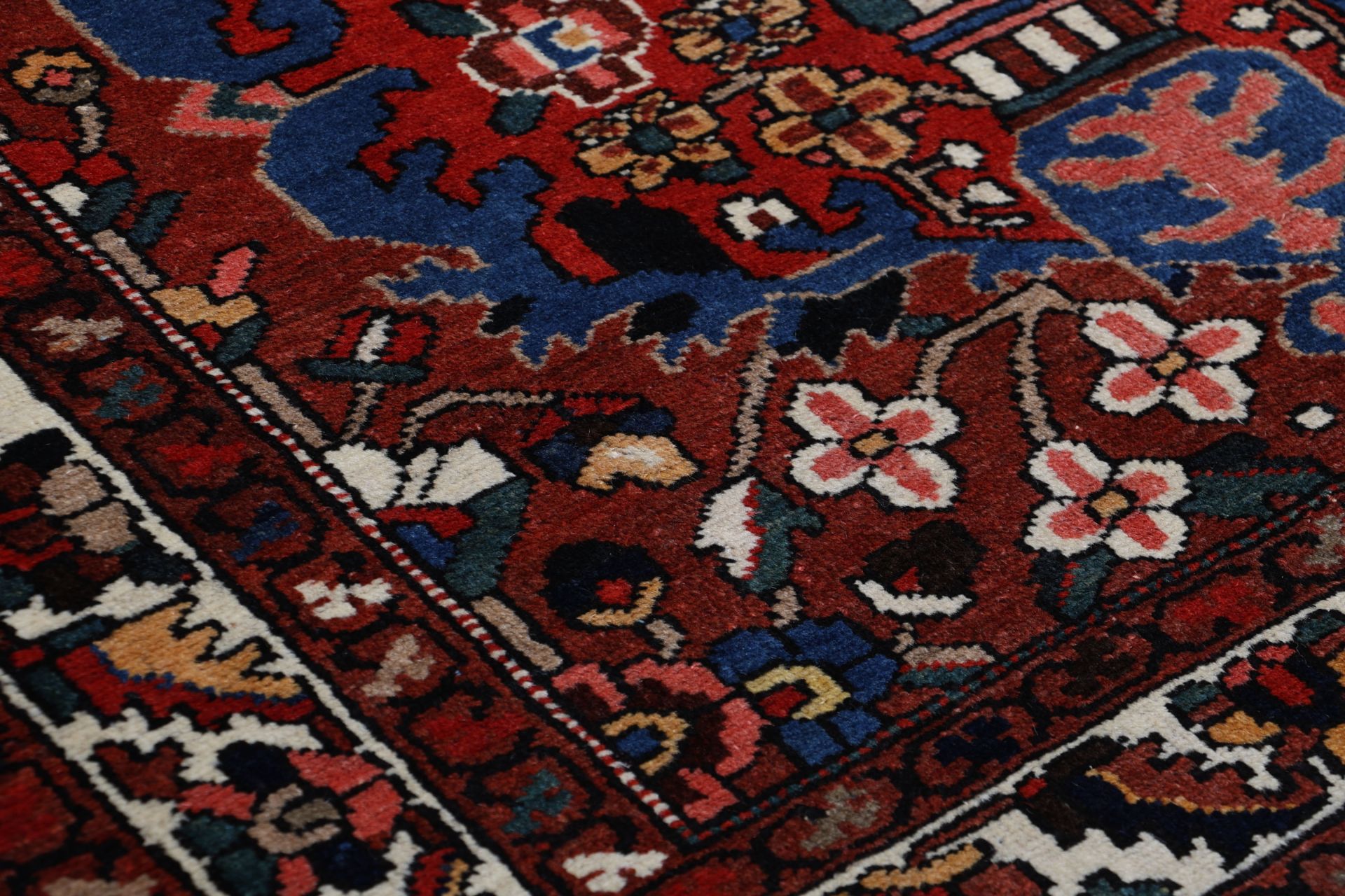 Bakhtiari Perserteppich antik, 141 × 209 cm, Wolle