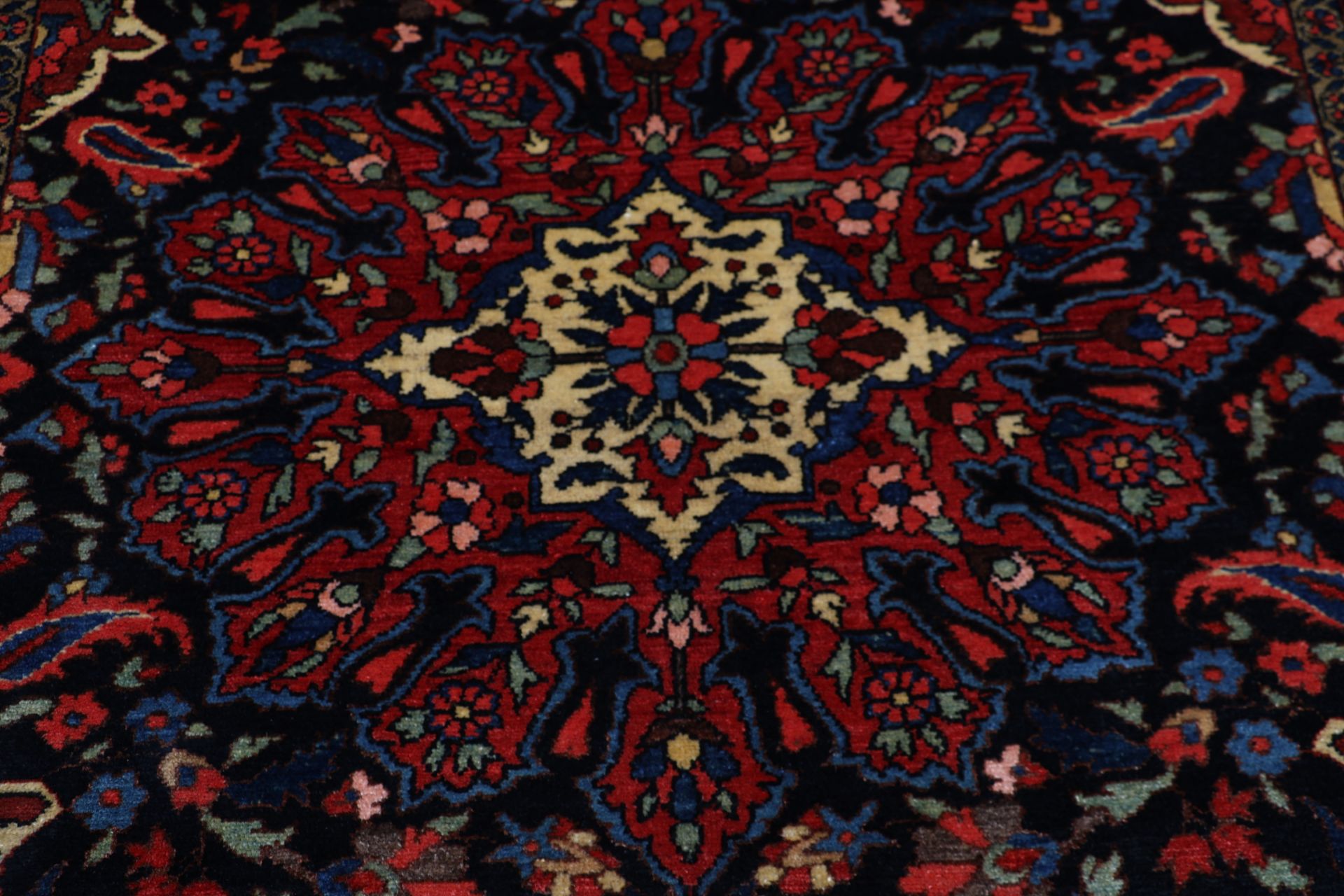 Bakhtiari Perserteppich antik, 142 × 212 cm, Wolle