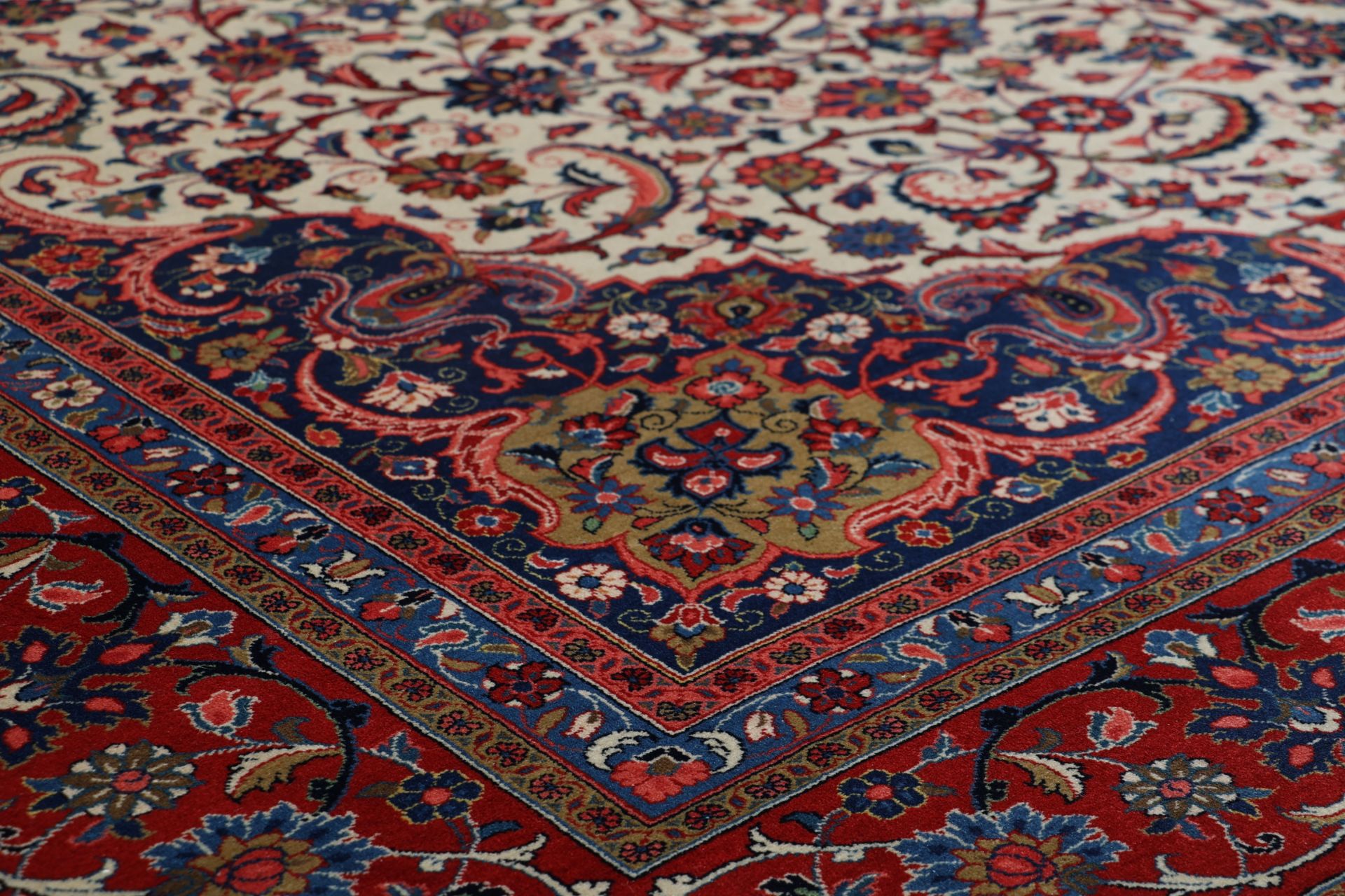 Handgeknüpfter Sarough Perserteppich 272 × 376 cm