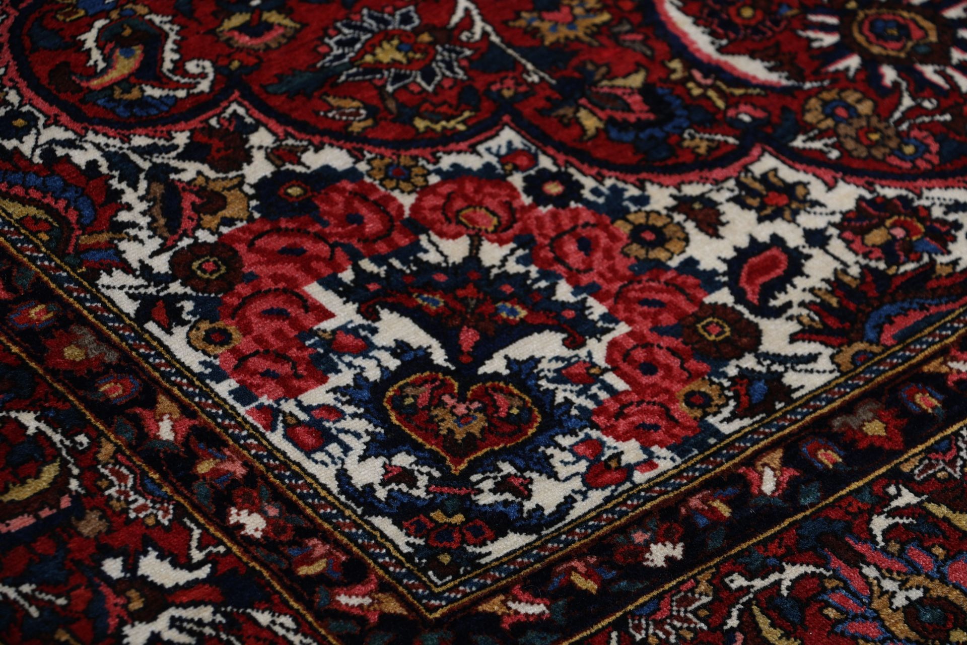 Antiker Bakhtiari Perserteppich, 140 × 216 cm, Wolle