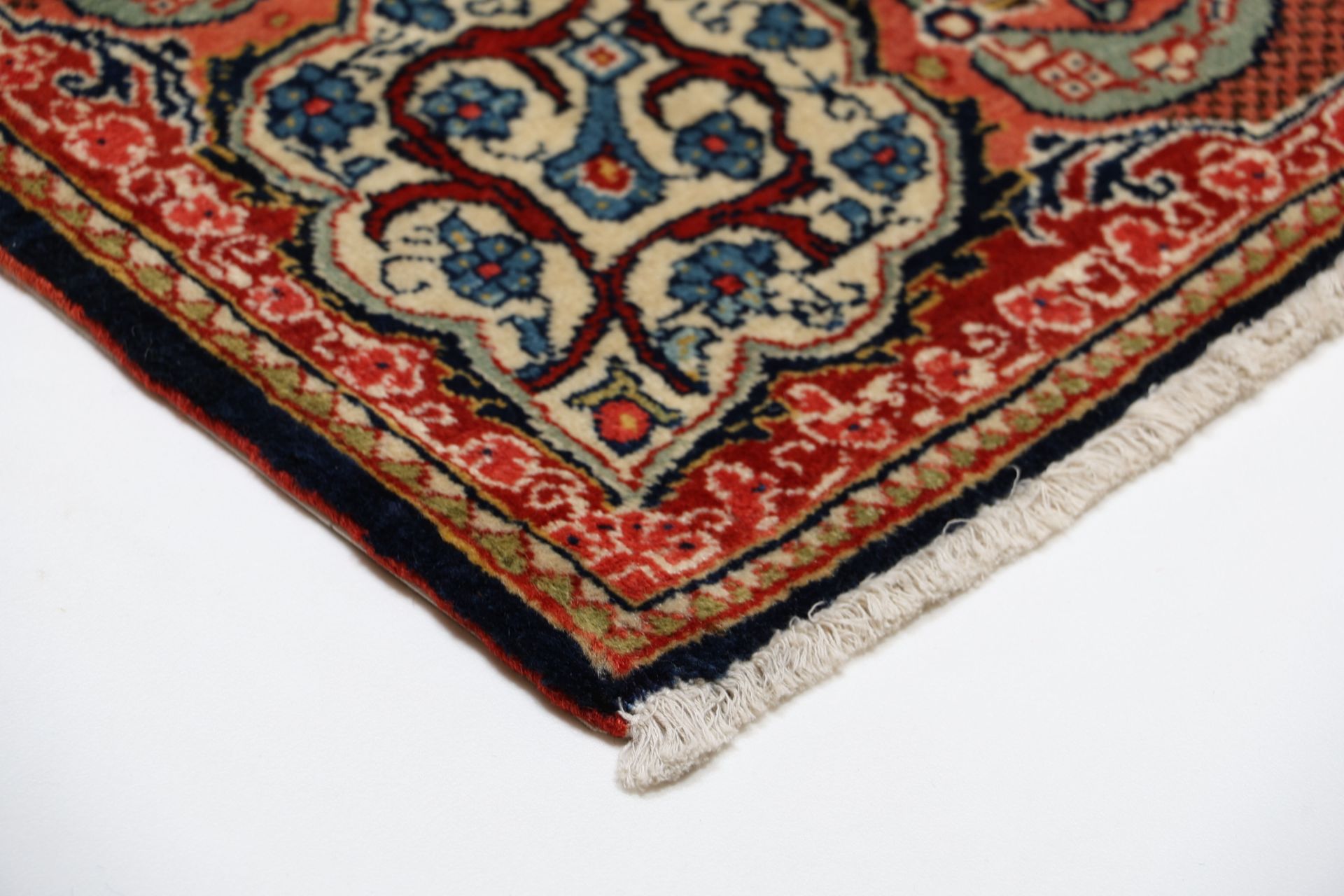 Antiker Sarough Perserteppich aus Iran, 135 × 201 cm