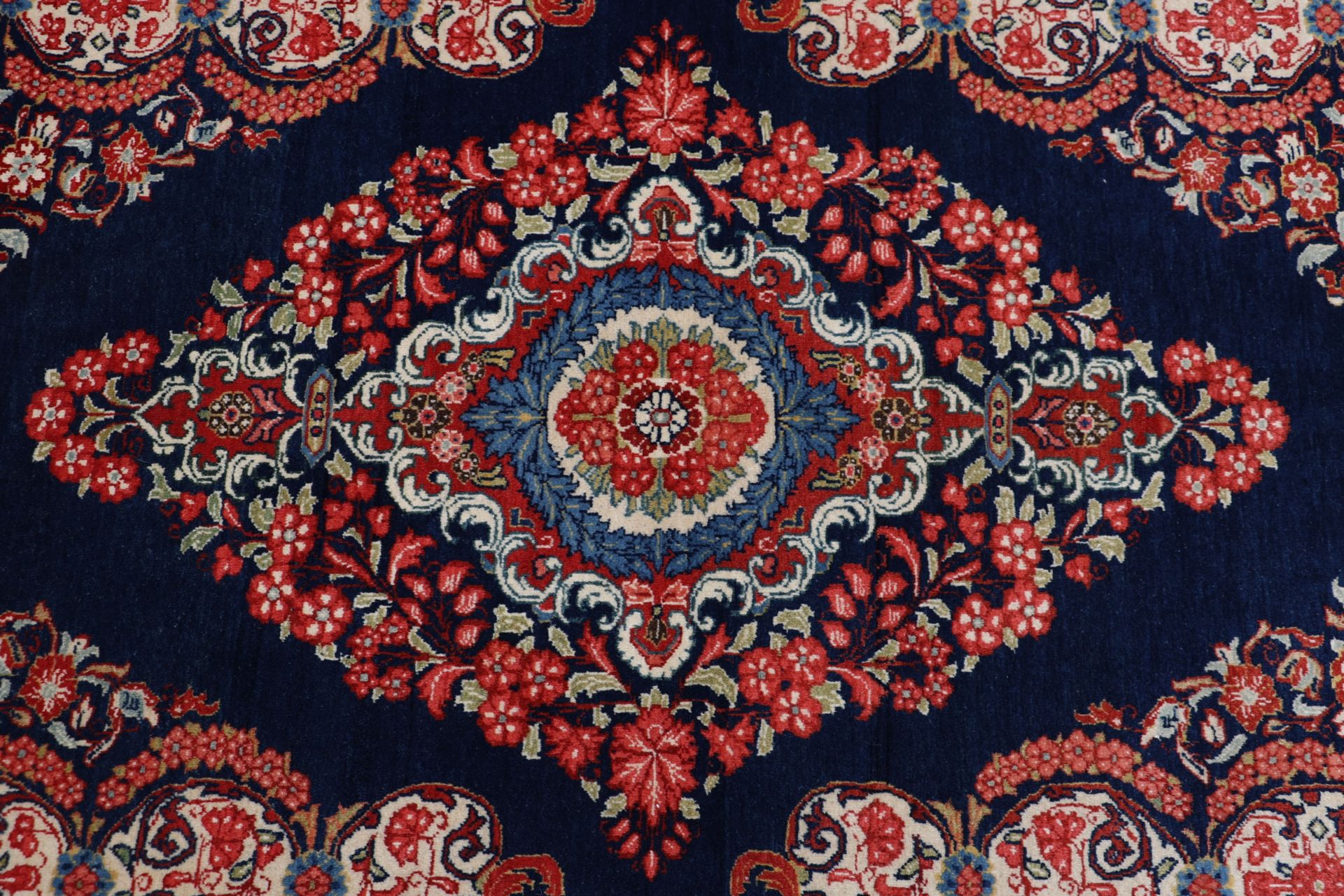 Antiker Sarough Perserteppich aus Iran, 135 × 201 cm