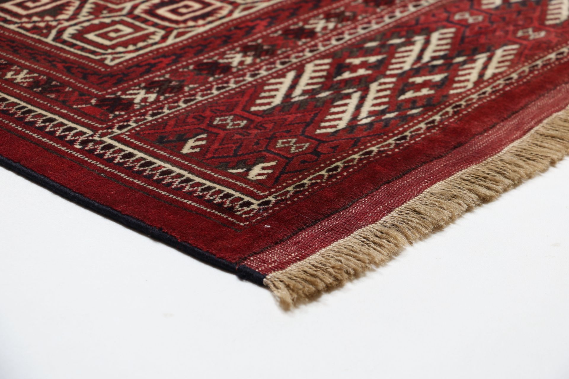 Turkmen Perserteppich aus Iran, 255 × 376 cm
