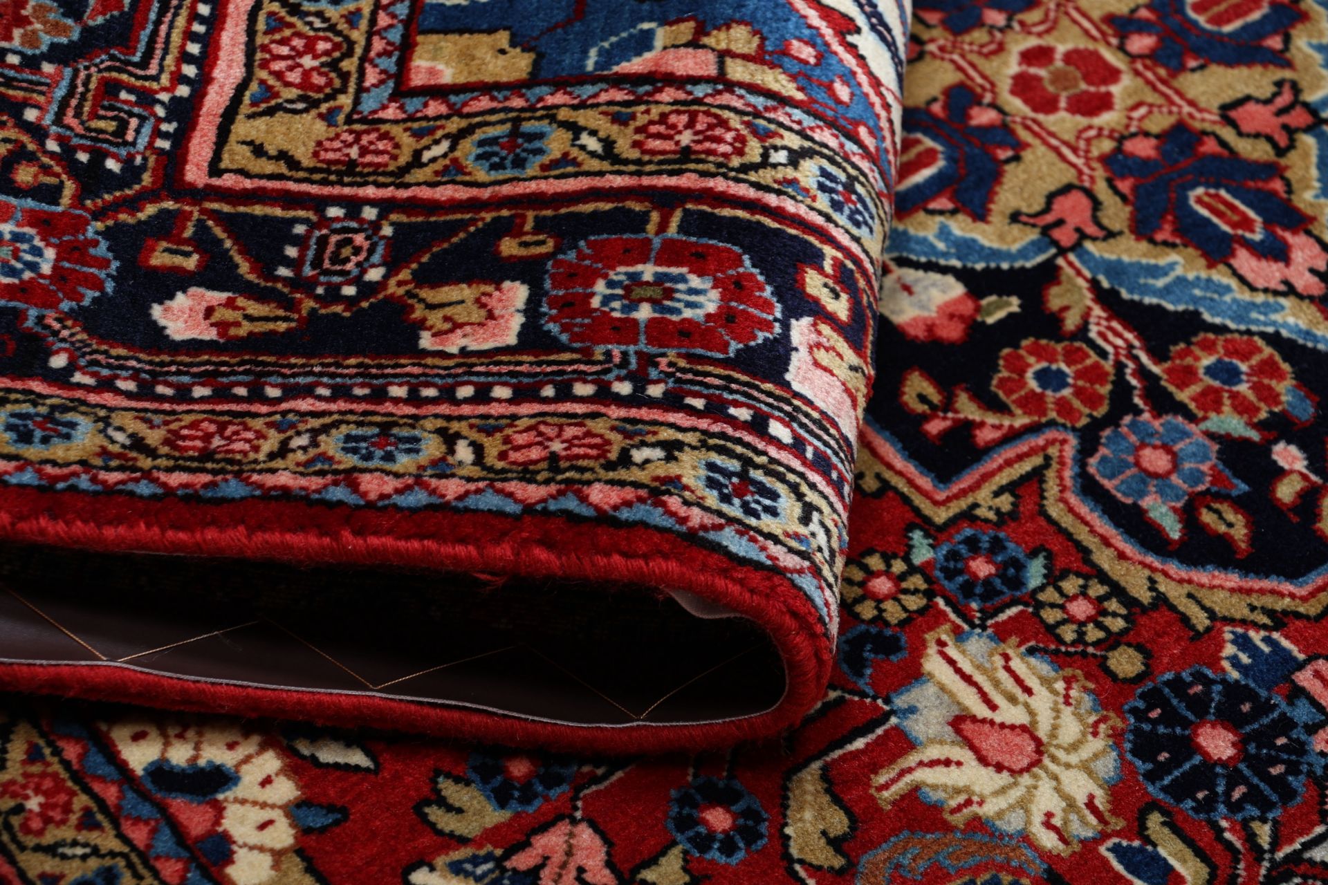 Antiker Perserteppich aus Iran, 138 × 215 cm