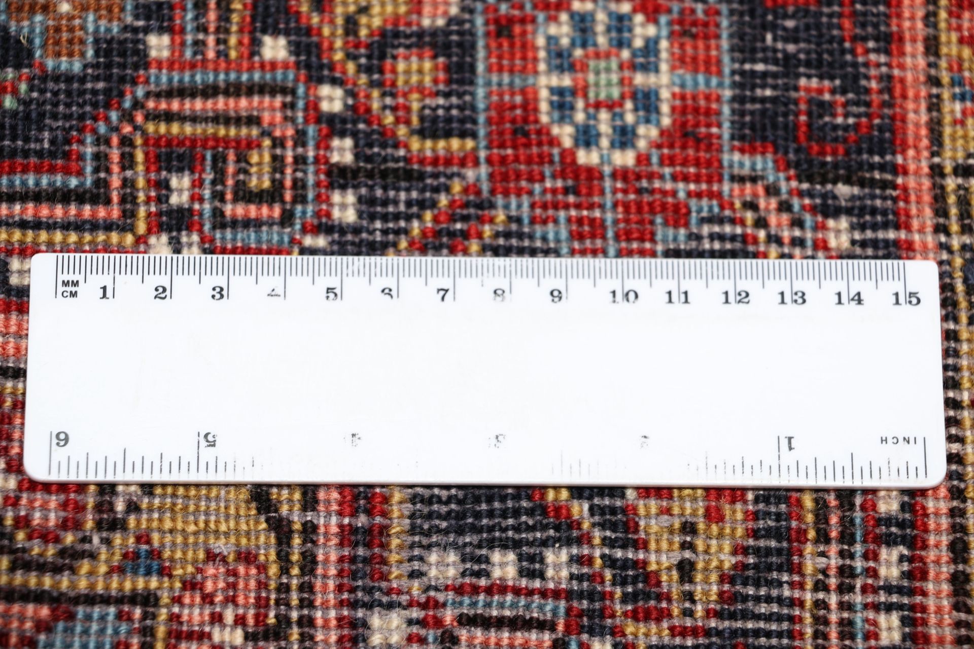 Antiker Perserteppich aus Iran, 138 × 215 cm