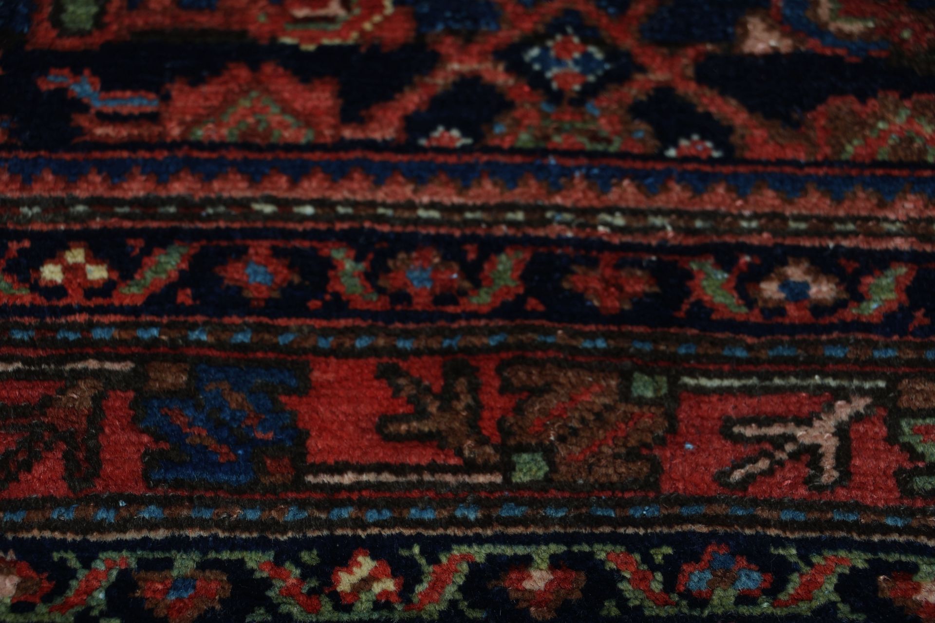 Antiker Hamadan Perserteppich aus Iran, 132 × 195 cm