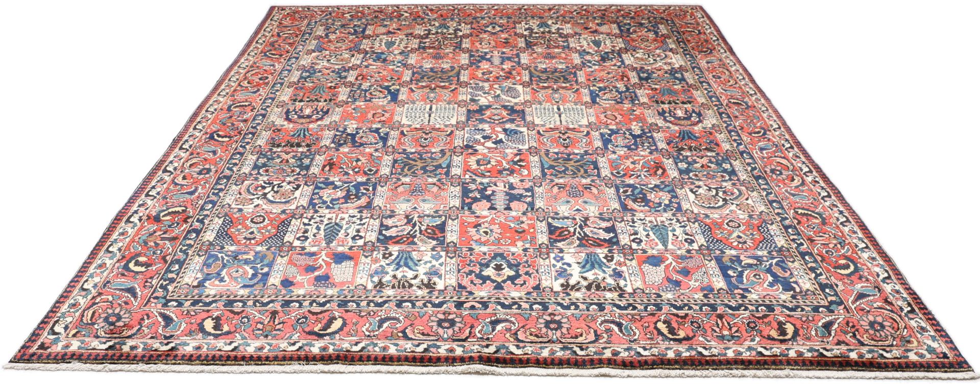 Bakhtiari Perserteppich 268 × 374 cm aus Wolle, handgeknüpft