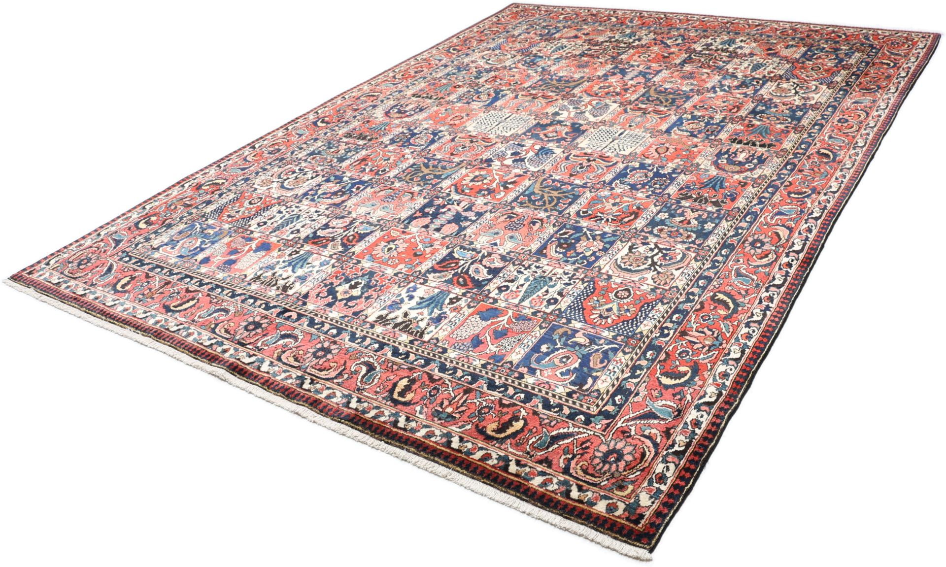 Bakhtiari Perserteppich 268 × 374 cm aus Wolle, handgeknüpft