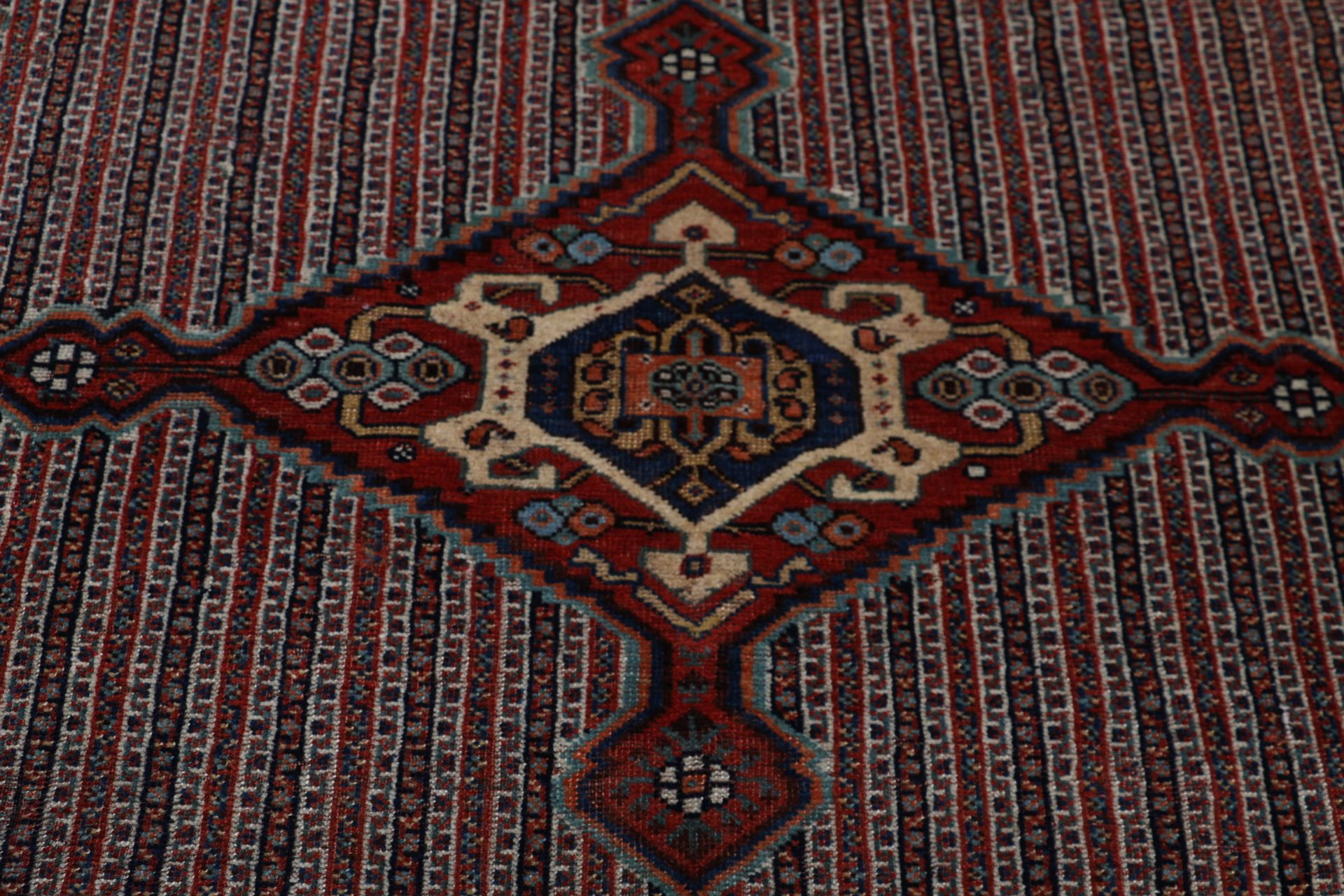 Antiker Qashqai Perserteppich, 132 × 180 cm, Wolle