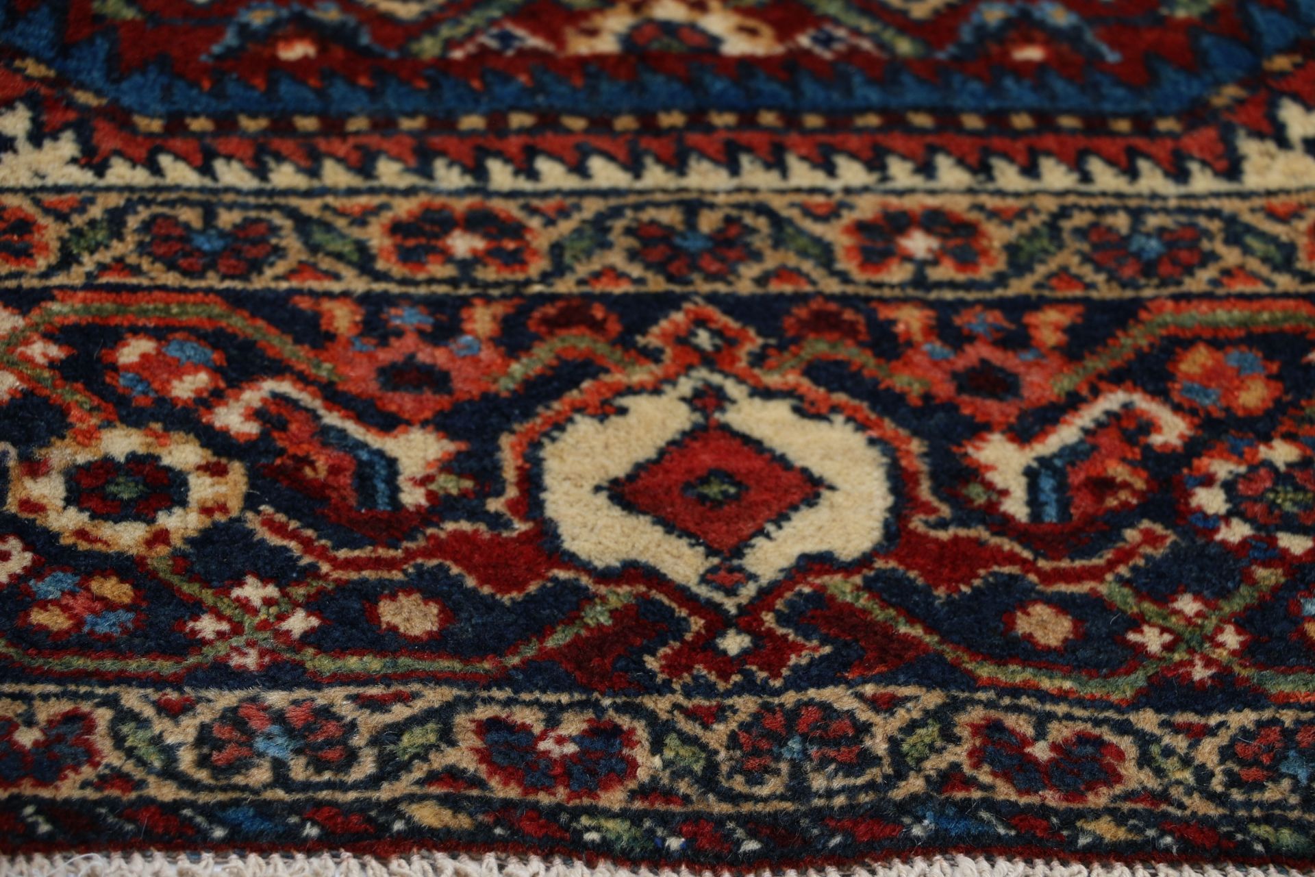 Antiker Hamadan Perserteppich aus Iran, 150 × 213 cm