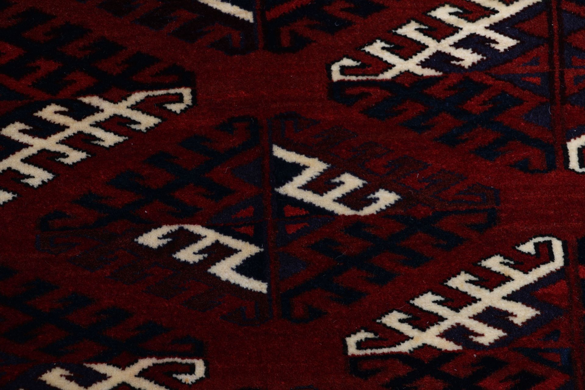 Handgeknüpfter Turkmen Perserteppich 230 × 340 cm