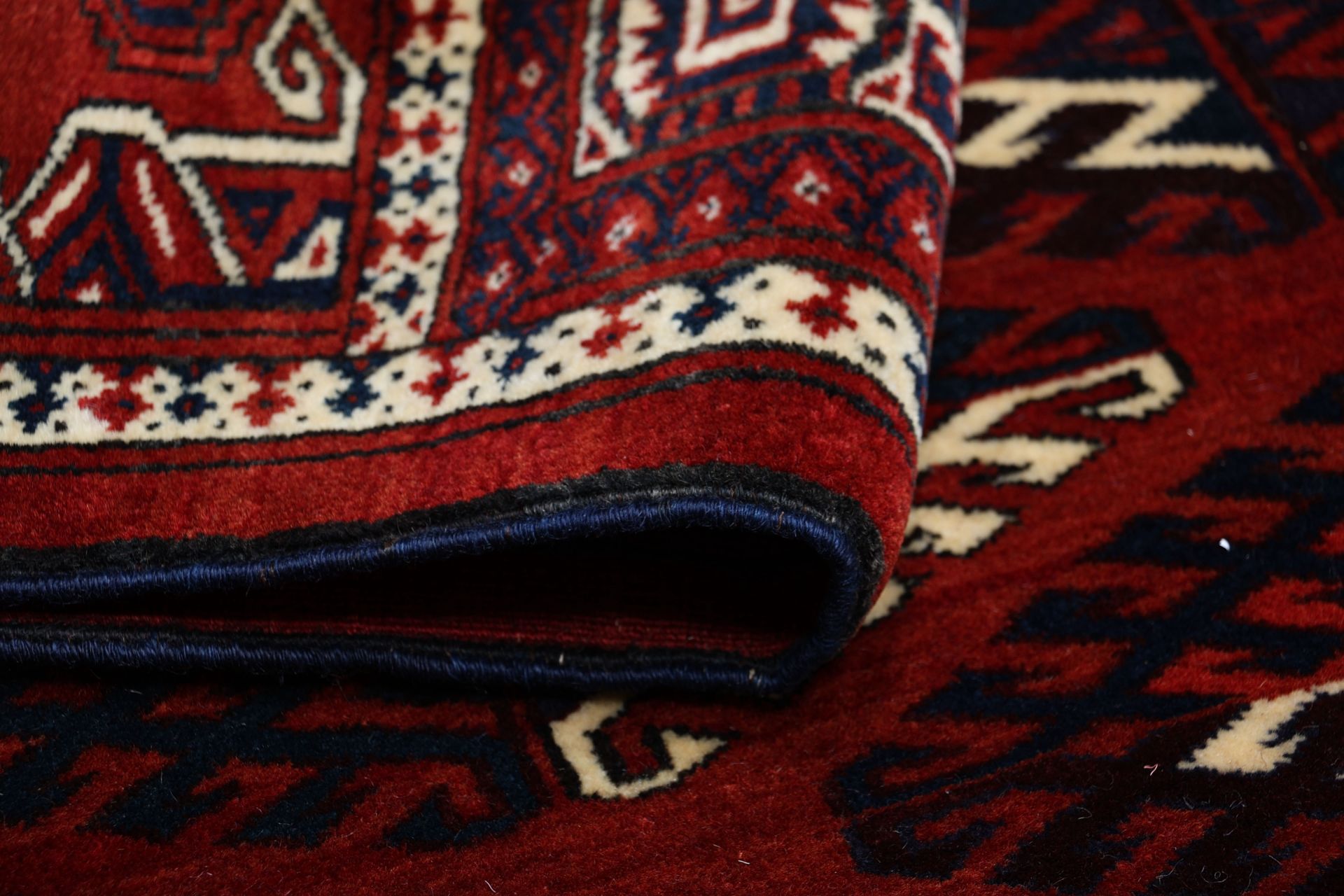 Handgeknüpfter Turkmen Perserteppich 230 × 340 cm