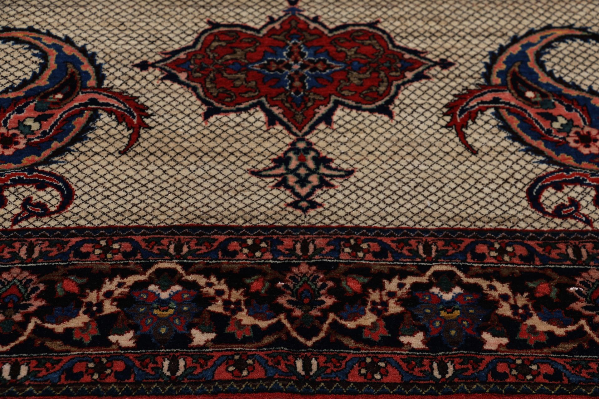 Antiker Perserteppich aus Iran, 150 × 222 cm