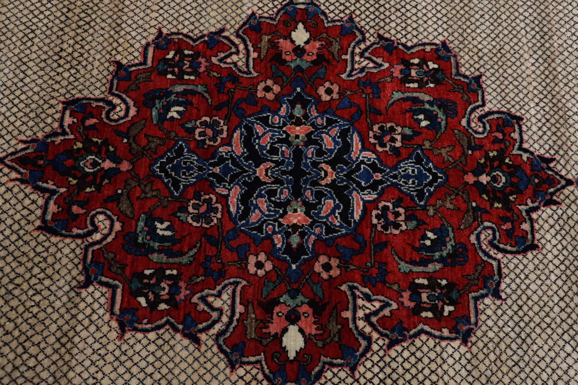 Antiker Perserteppich aus Iran, 150 × 222 cm