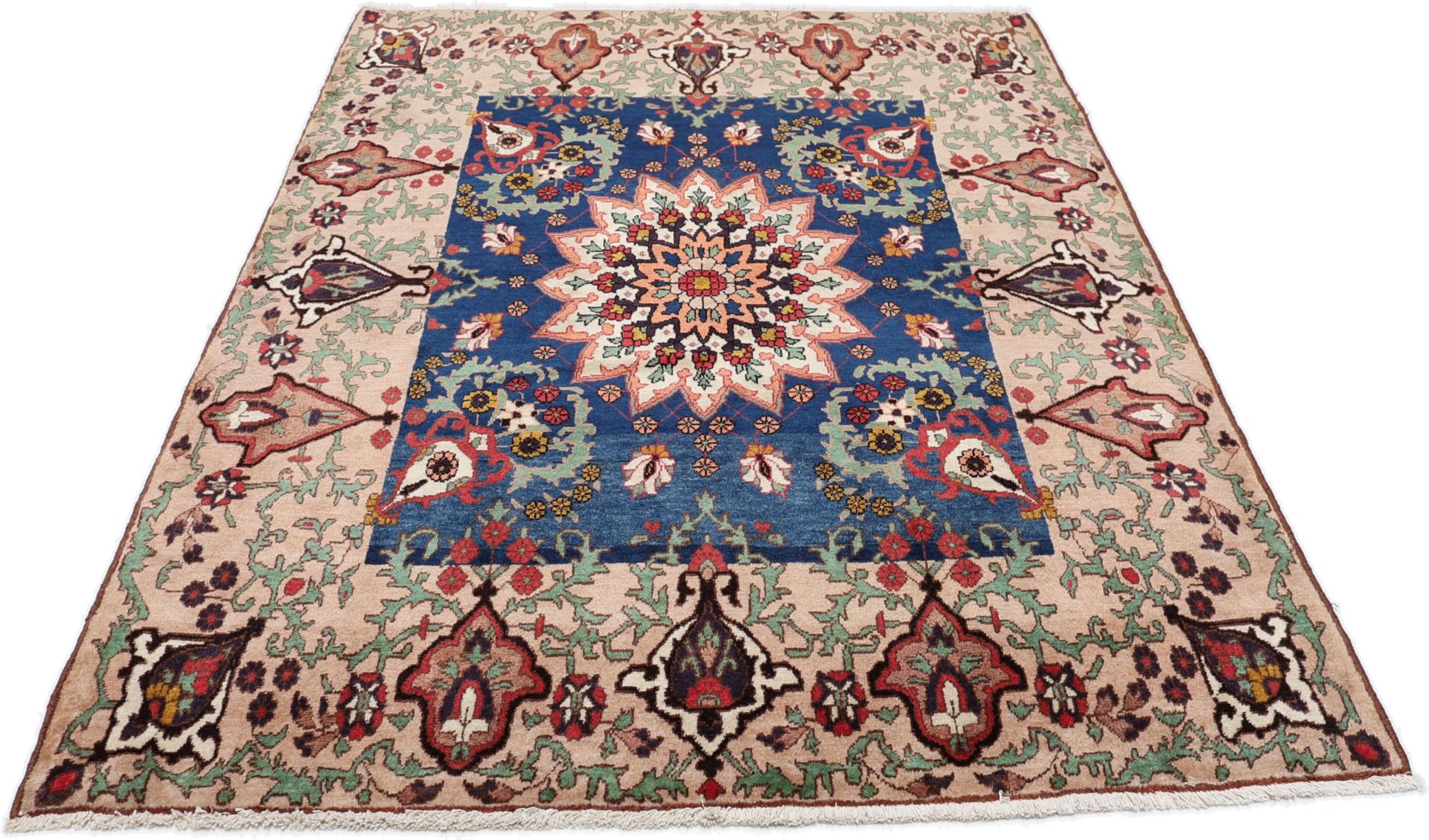 Antiker Bakhtiari Perserteppich aus Iran, 134 × 178 cm