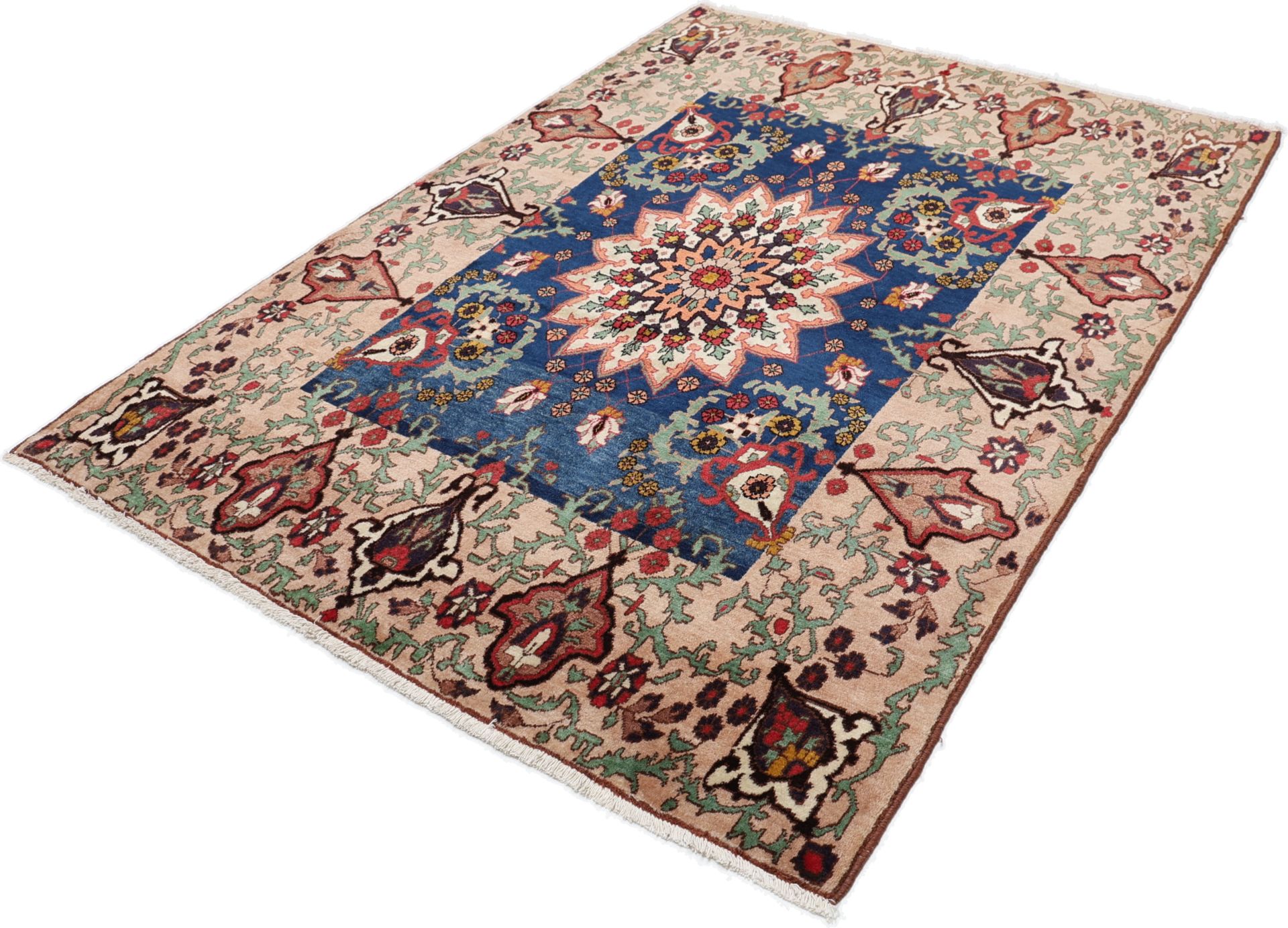 Antiker Bakhtiari Perserteppich aus Iran, 134 × 178 cm